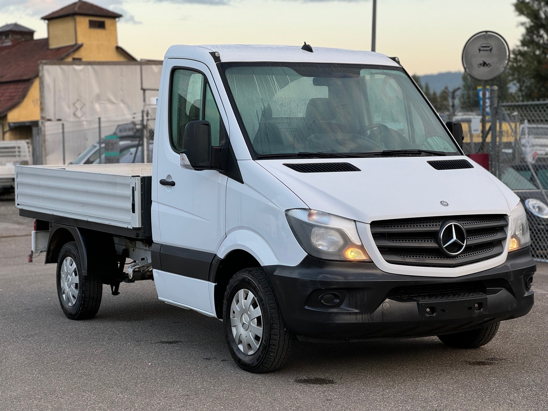 MERCEDES-BENZ 200-image-3