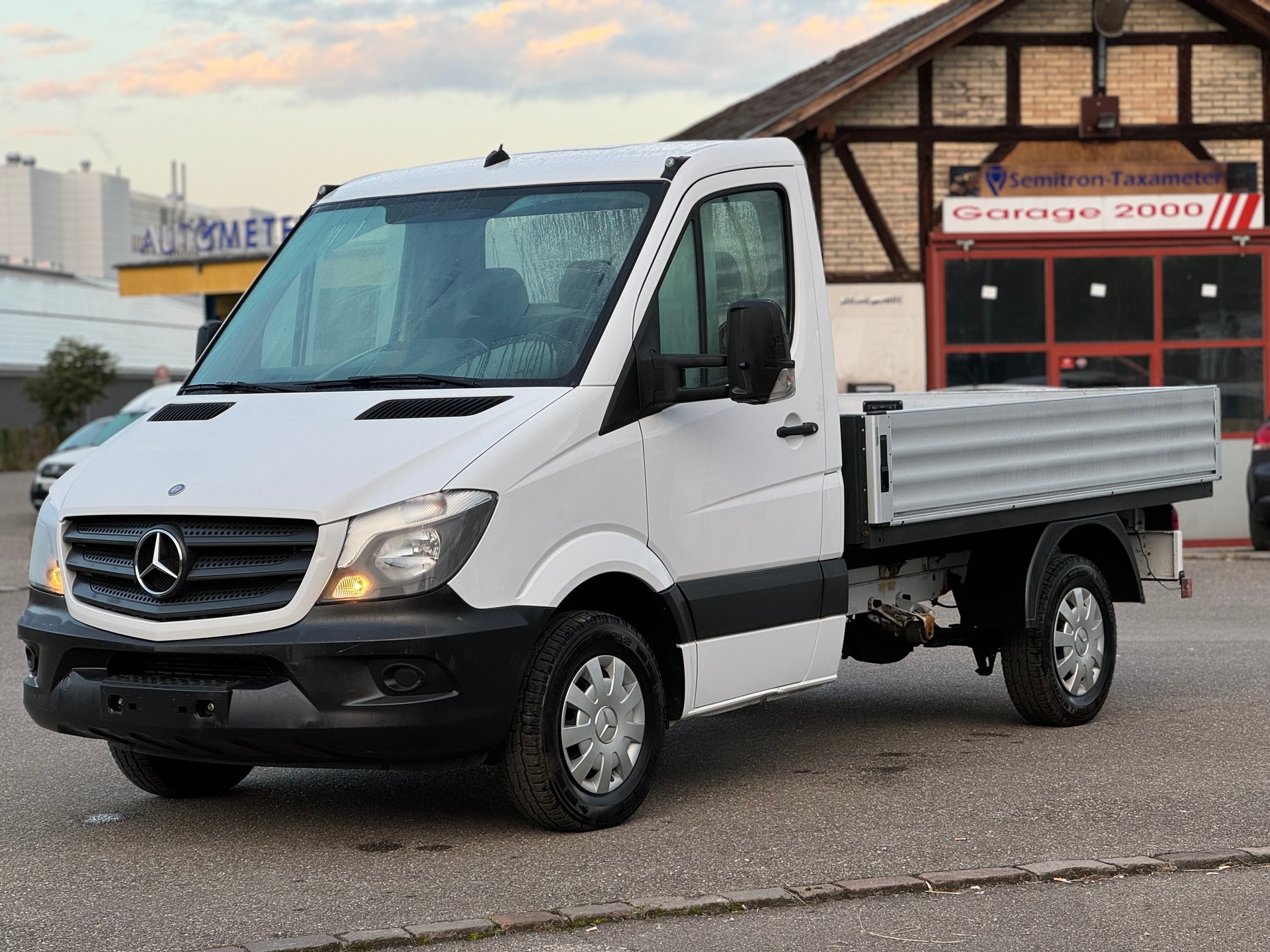 MERCEDES-BENZ 200-image-1
