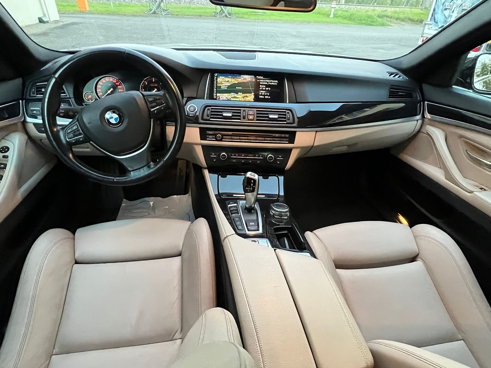 BMW 535d Touring xDrive Steptronic-image-11