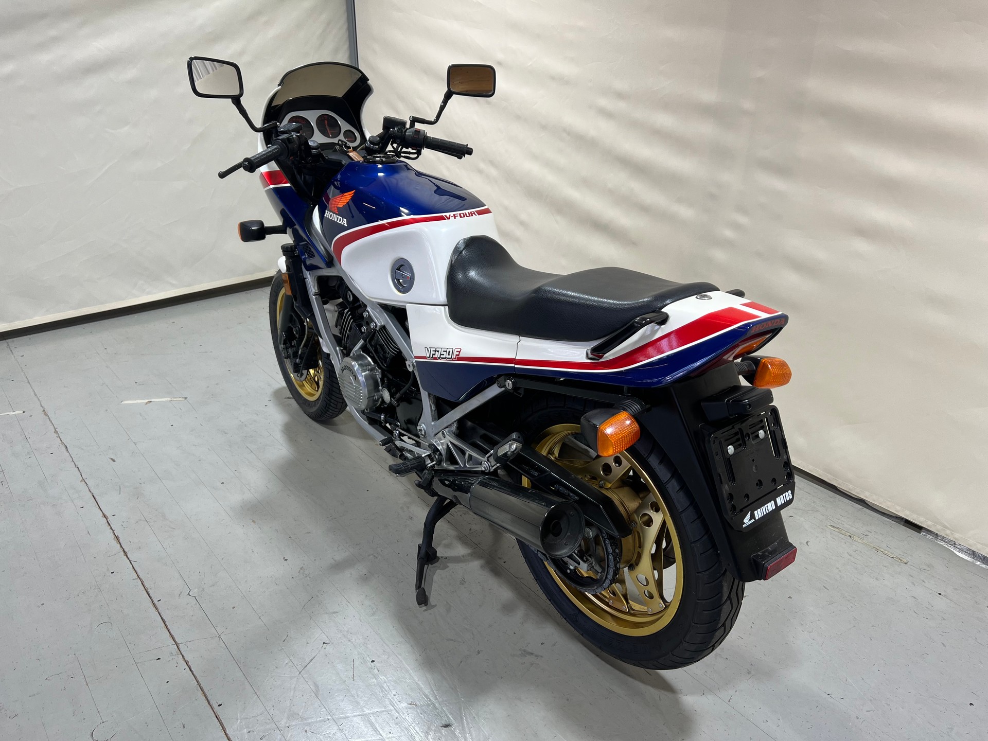 HONDA VF 750 F-image-11