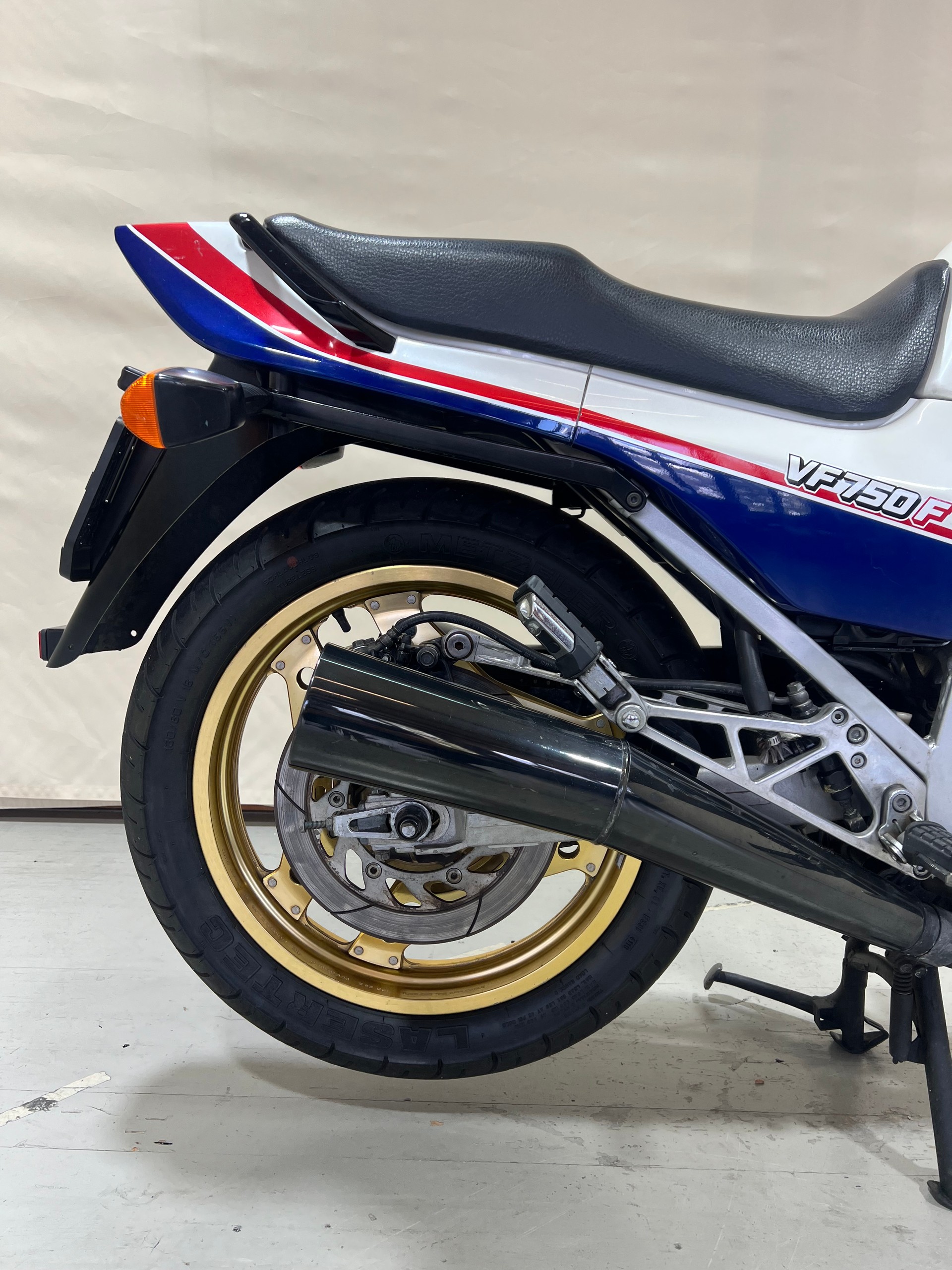 HONDA VF 750 F-image-3