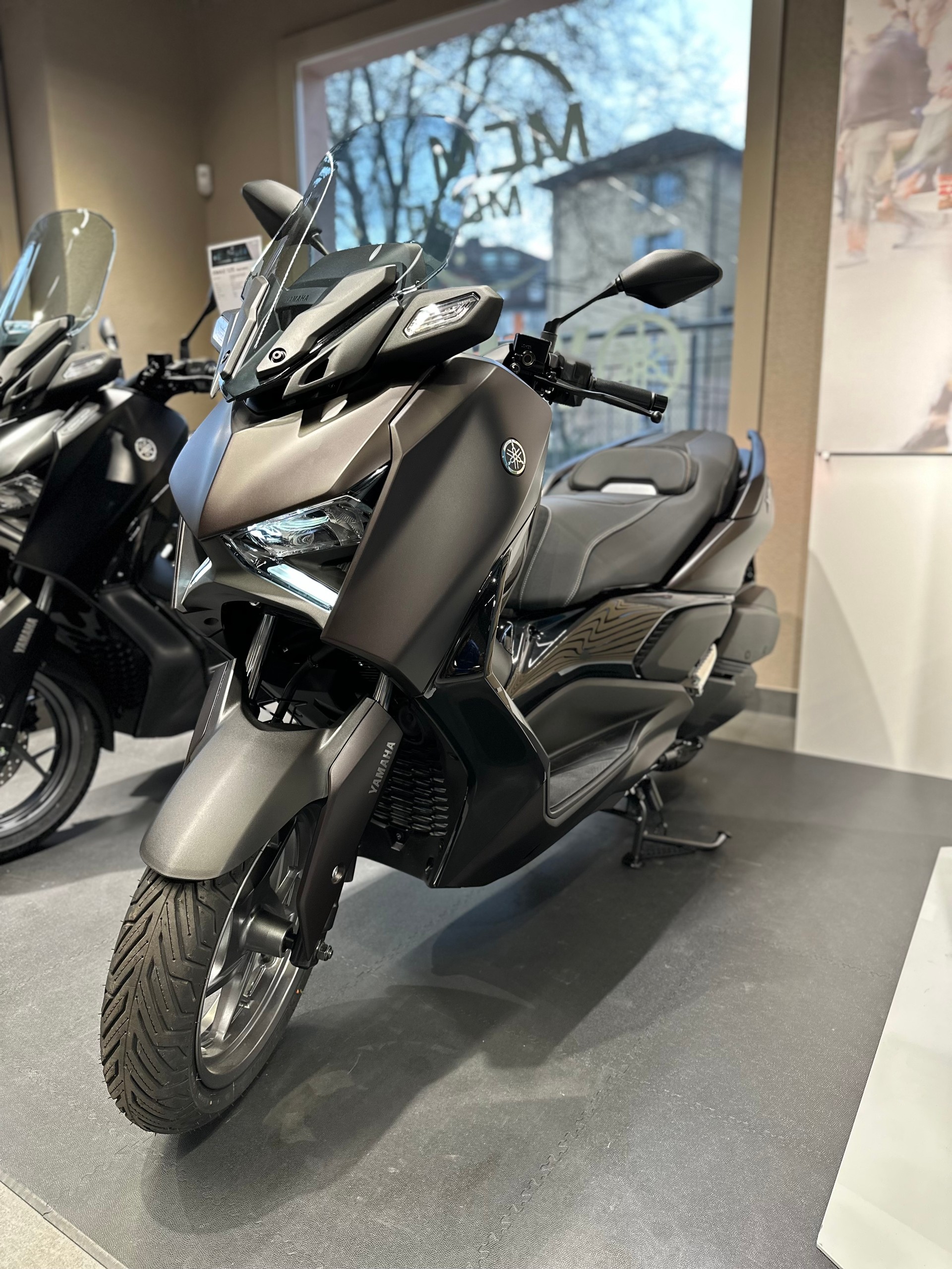 YAMAHA X-Max 300 Tech Max-image-1