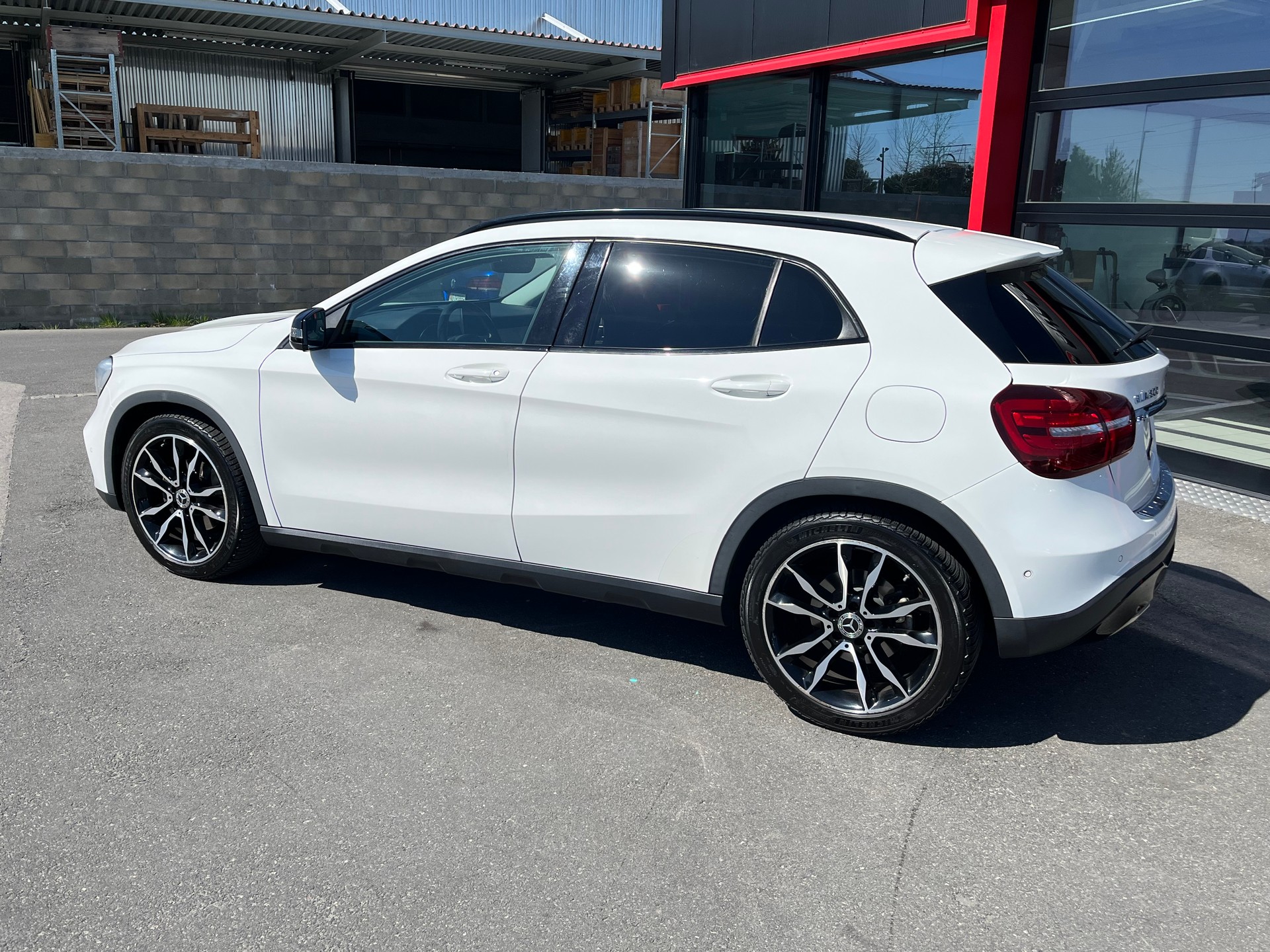MERCEDES-BENZ GLA 200 Night Star 7G-DCT-image-7