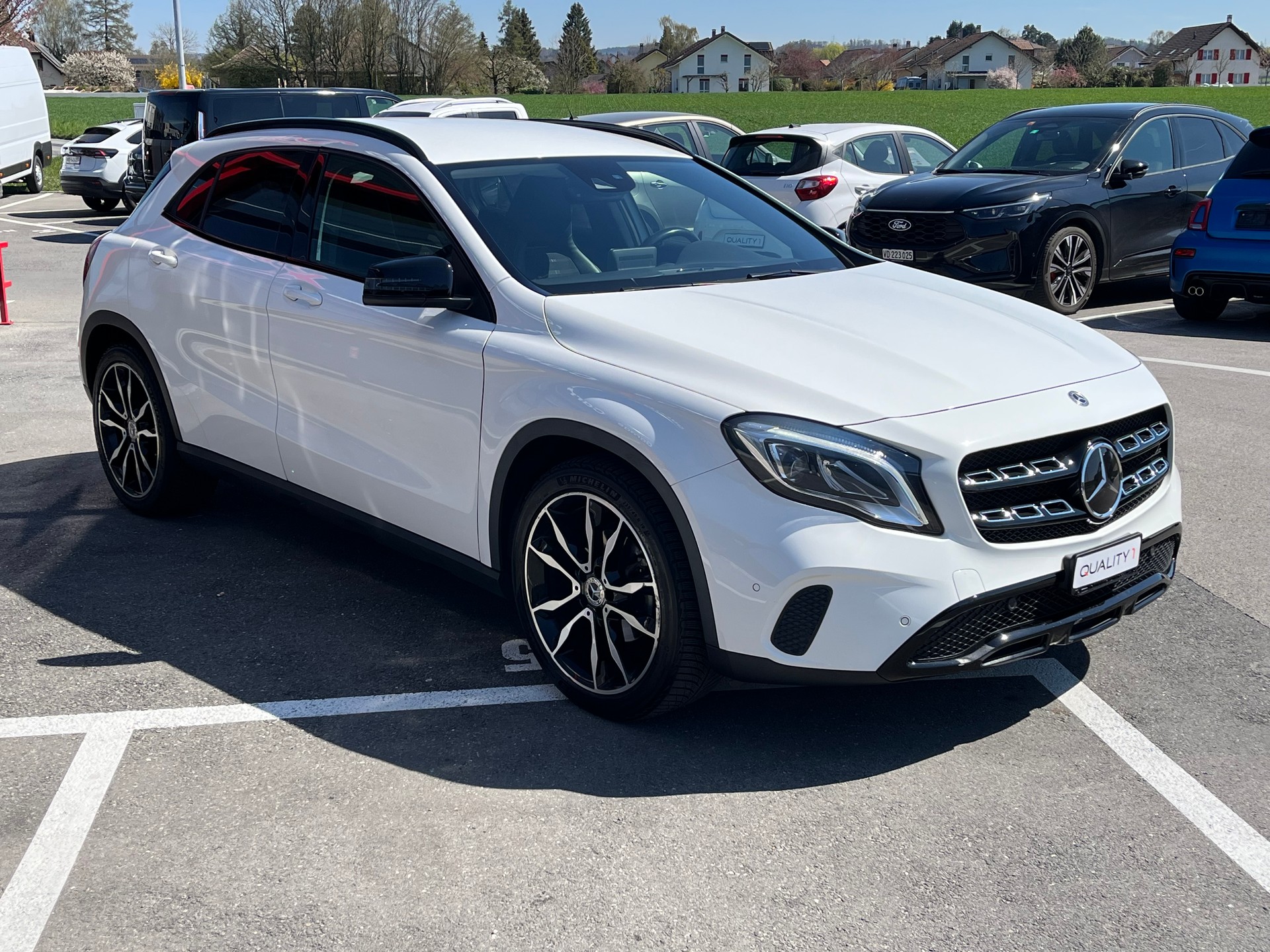 MERCEDES-BENZ GLA 200 Night Star 7G-DCT-image-3