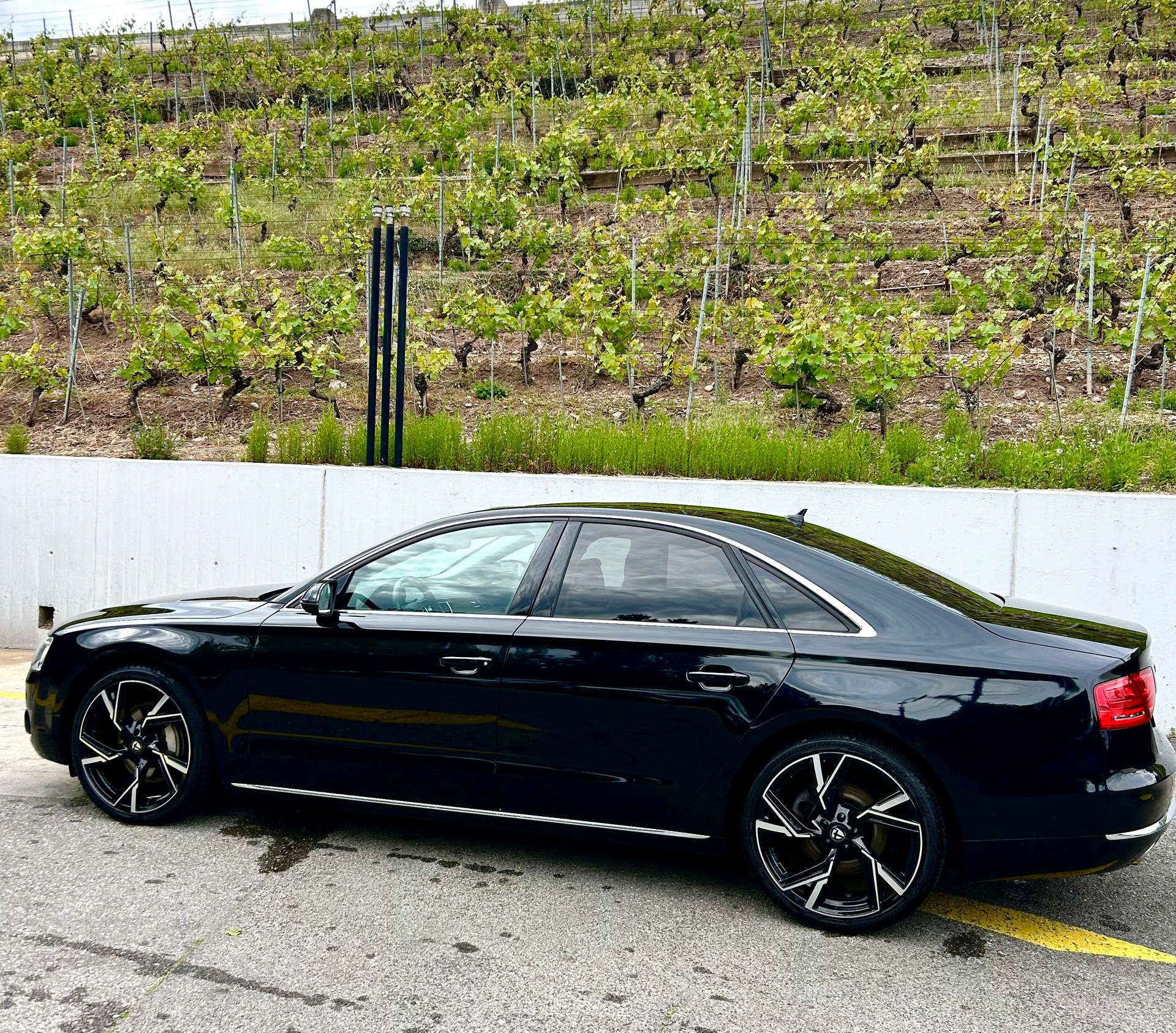 AUDI A8 3.0 TDI quattro tiptronic-image-2