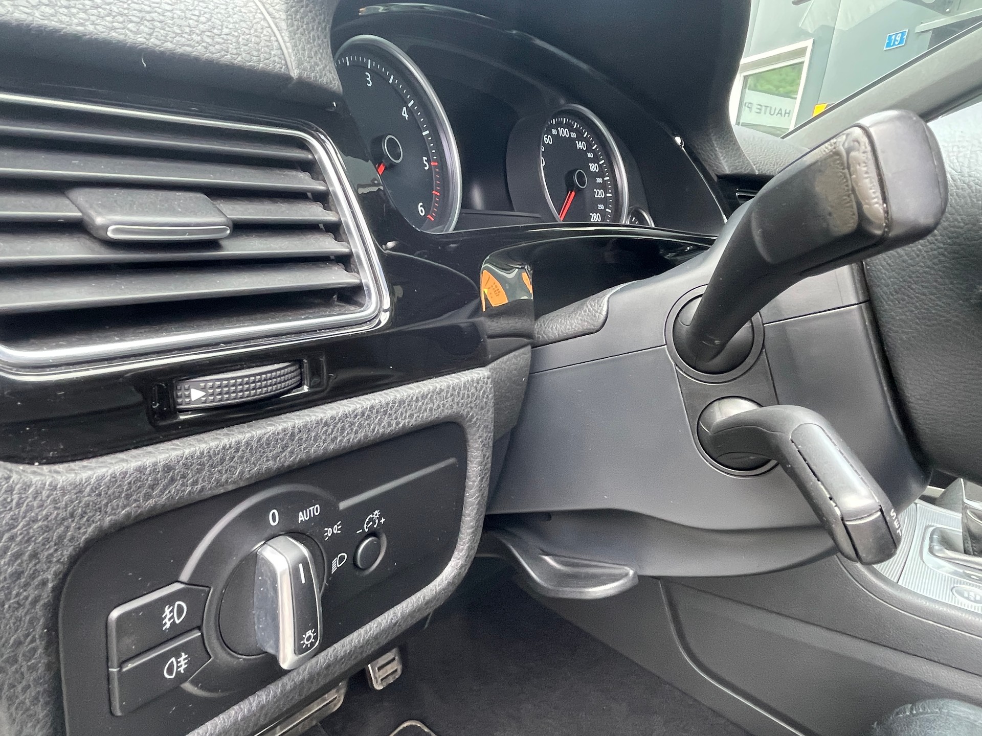 VW Touareg 3.0 TDI BlueMotion Tiptronic R-Line-image-8