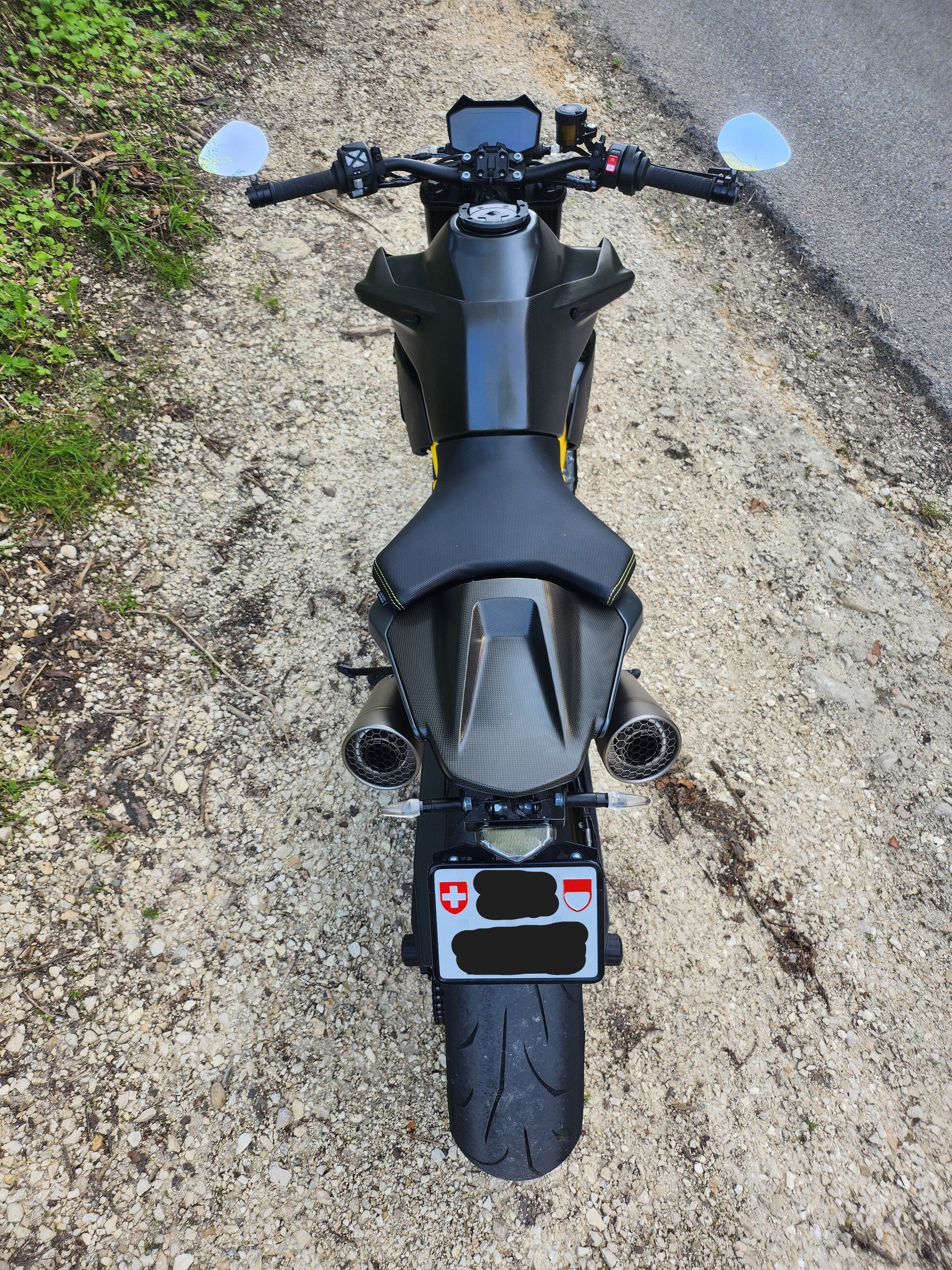 KTM 890 Duke R-image-4