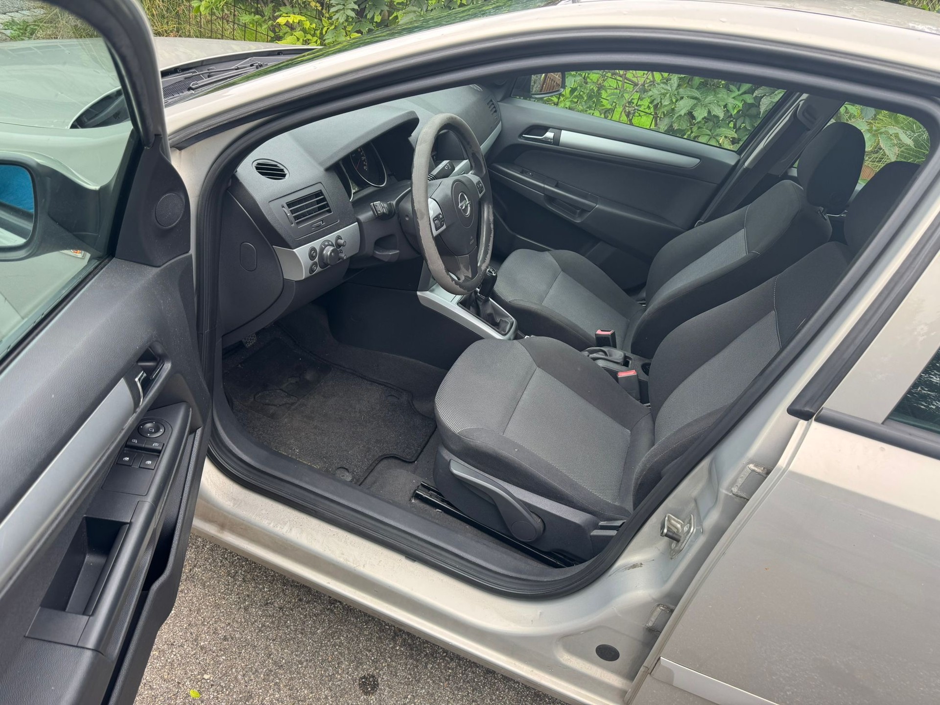 OPEL Astra 1.8i 16V Enjoy-image-8