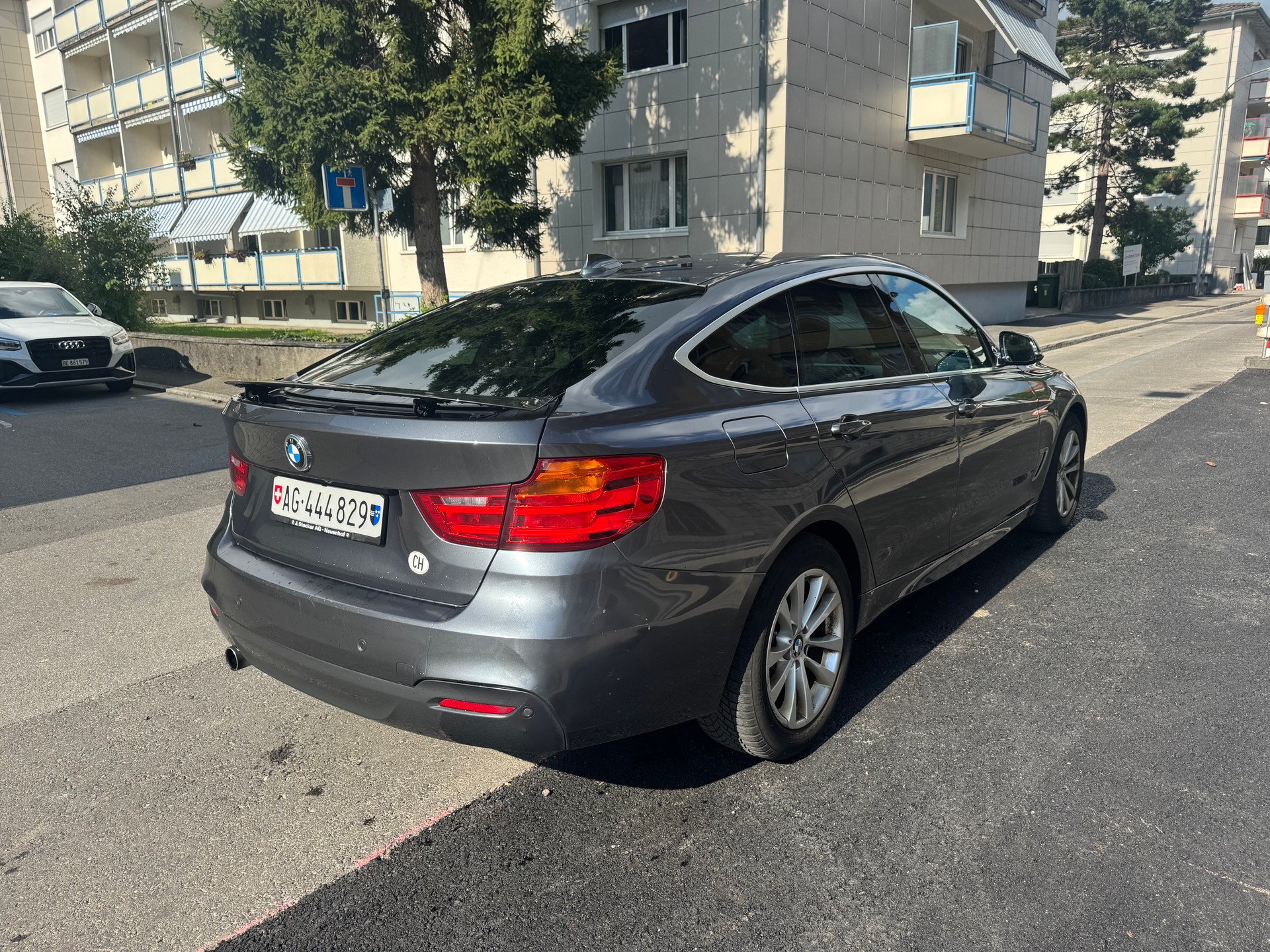BMW 320i GT xDrive Sport Line Steptronic-image-4