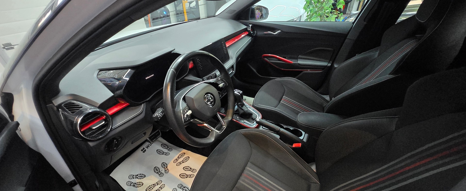 SKODA Fabia 1.5 TSI Monte Carlo DSG-image-10