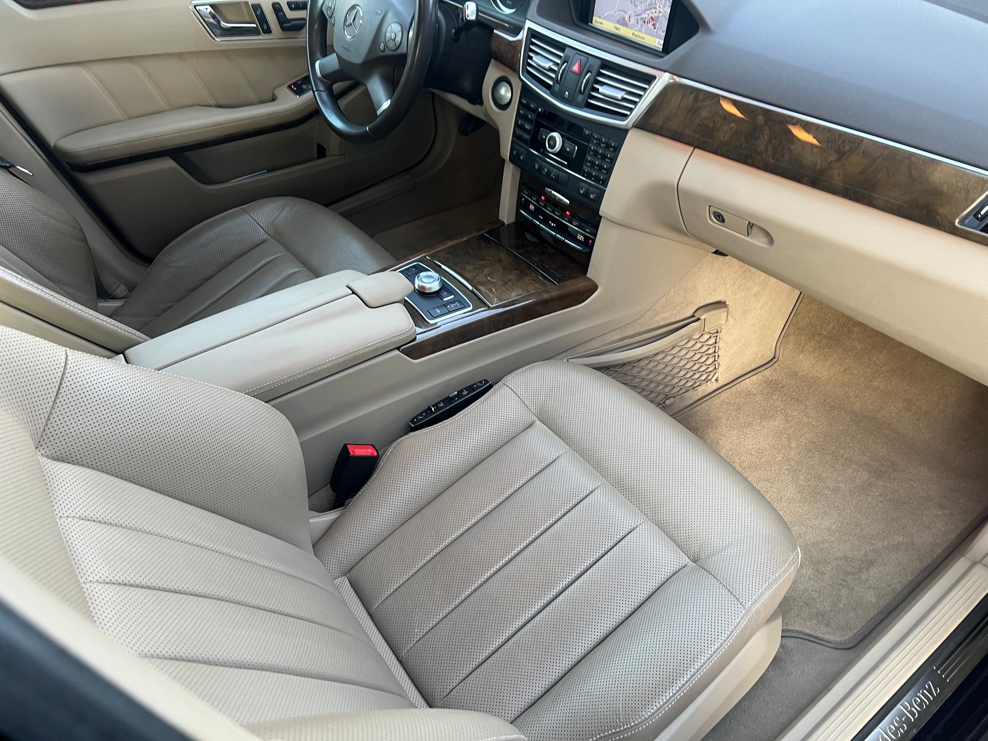 MERCEDES-BENZ E 500 Elégance 4Matic 7G-Tronic-image-6