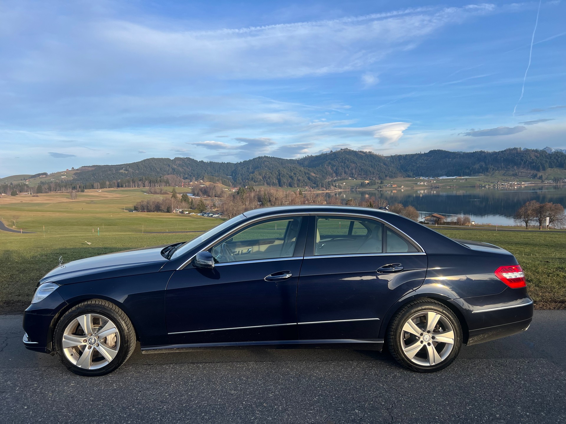 MERCEDES-BENZ E 500 Elégance 4Matic 7G-Tronic-image-2