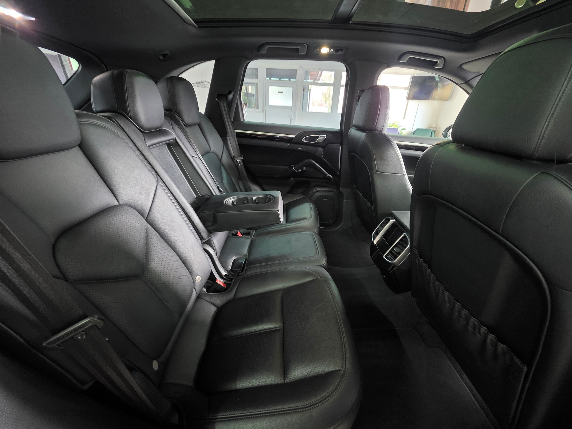 PORSCHE Cayenne S E-Hybrid-image-15