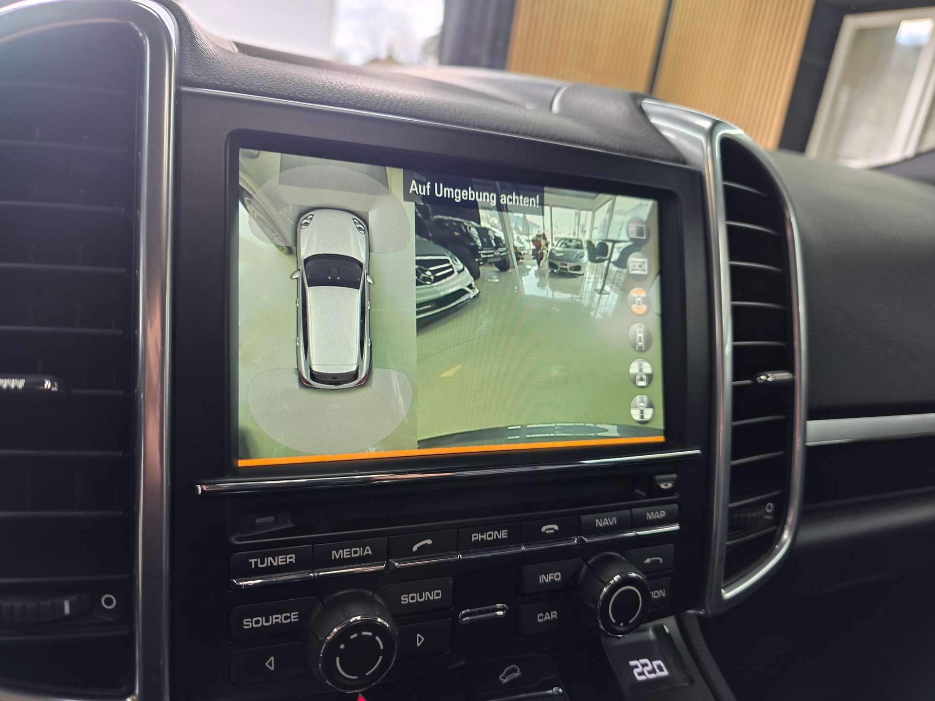 PORSCHE Cayenne S E-Hybrid-image-13