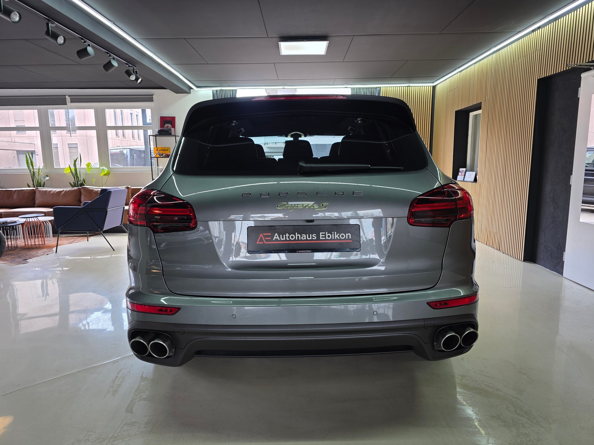 PORSCHE Cayenne S E-Hybrid-image-5