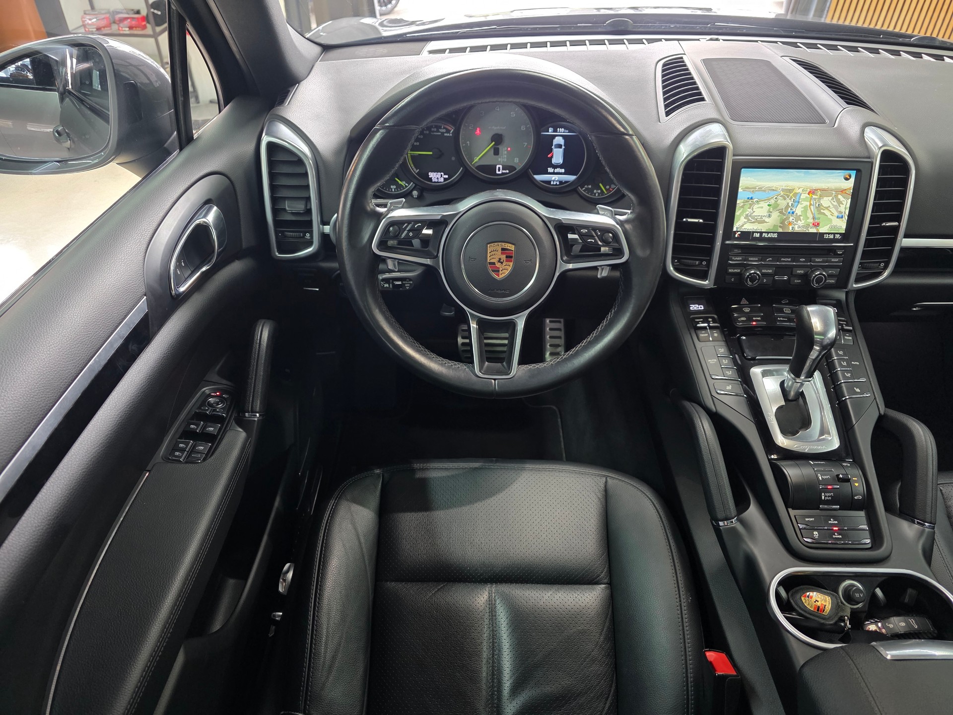 PORSCHE Cayenne S E-Hybrid-image-10