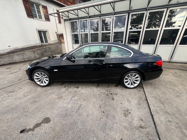 BMW 335i xDrive Coupé Steptronic-image-2