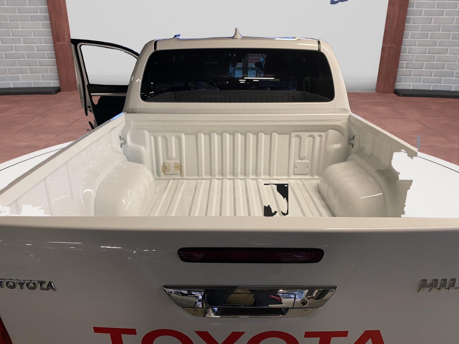 TOYOTA Hilux Double Cab.-Pick-up 2.4 D-4D 150 Style-image-10