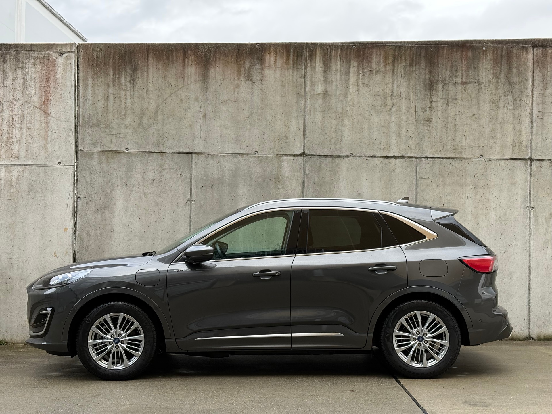 FORD Kuga 2.5 PHEV Vignale 2WD-showroom-element-1