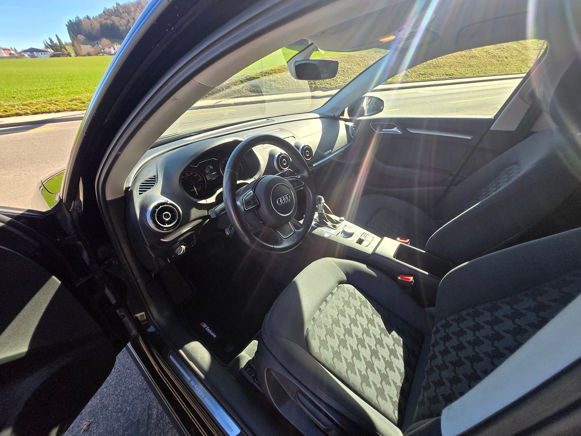 AUDI A3 Sportback 1.4 e-tron Ambition S-tronic-image-8