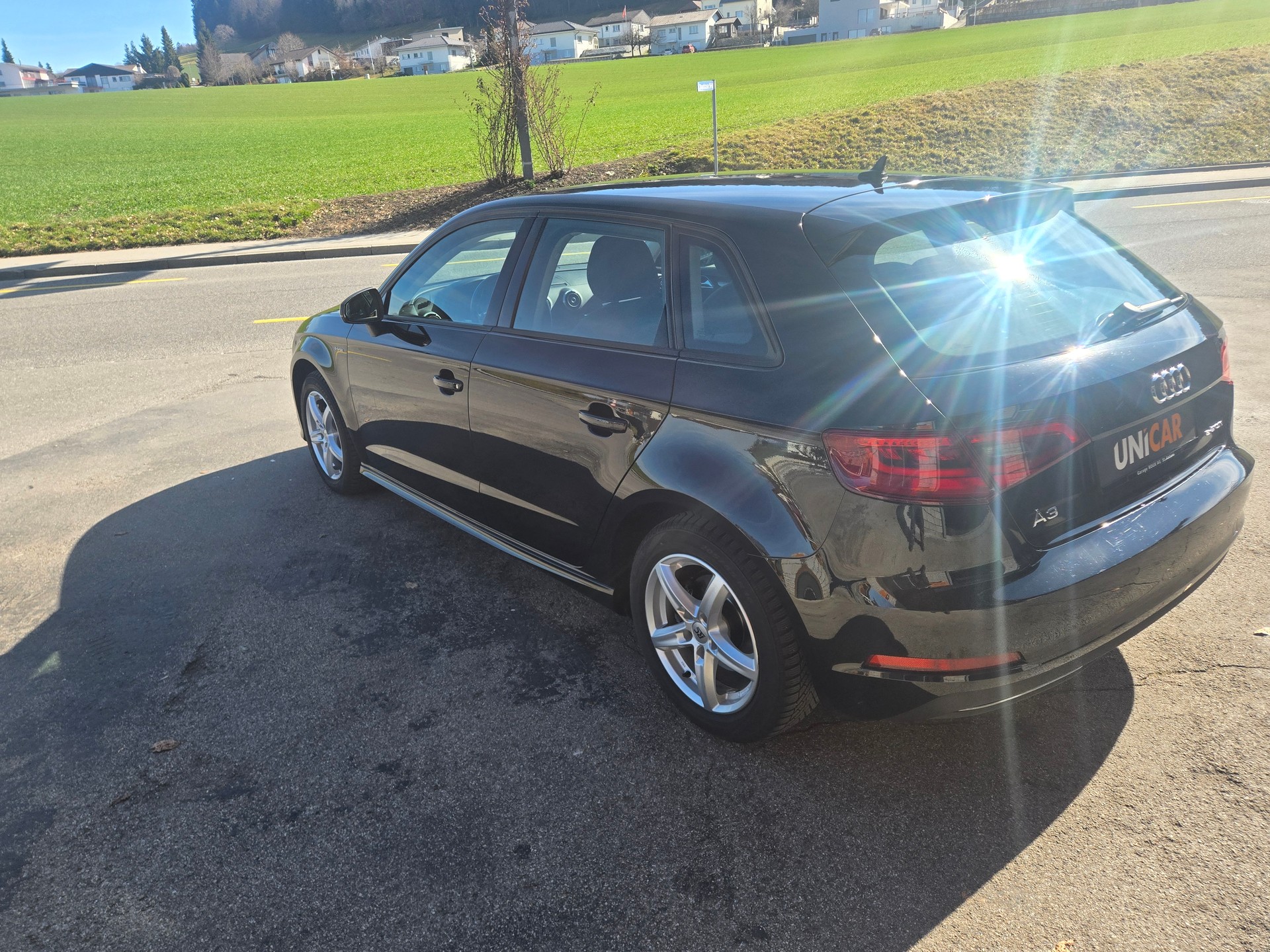 AUDI A3 Sportback 1.4 e-tron Ambition S-tronic-image-3