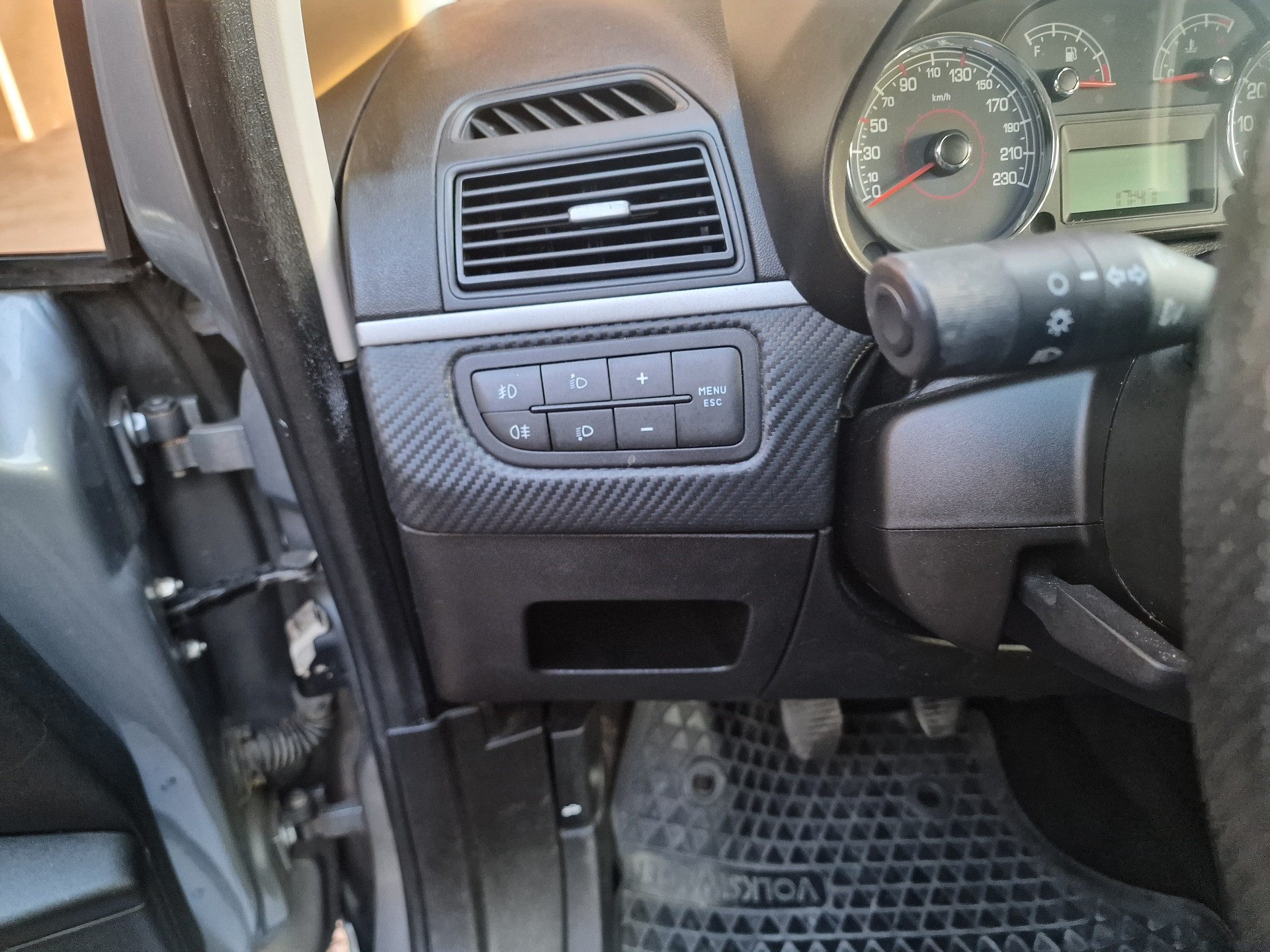 FIAT Punto 1.4 Genius 12Mt Gara 8x Bereift MFK Neu-image-9