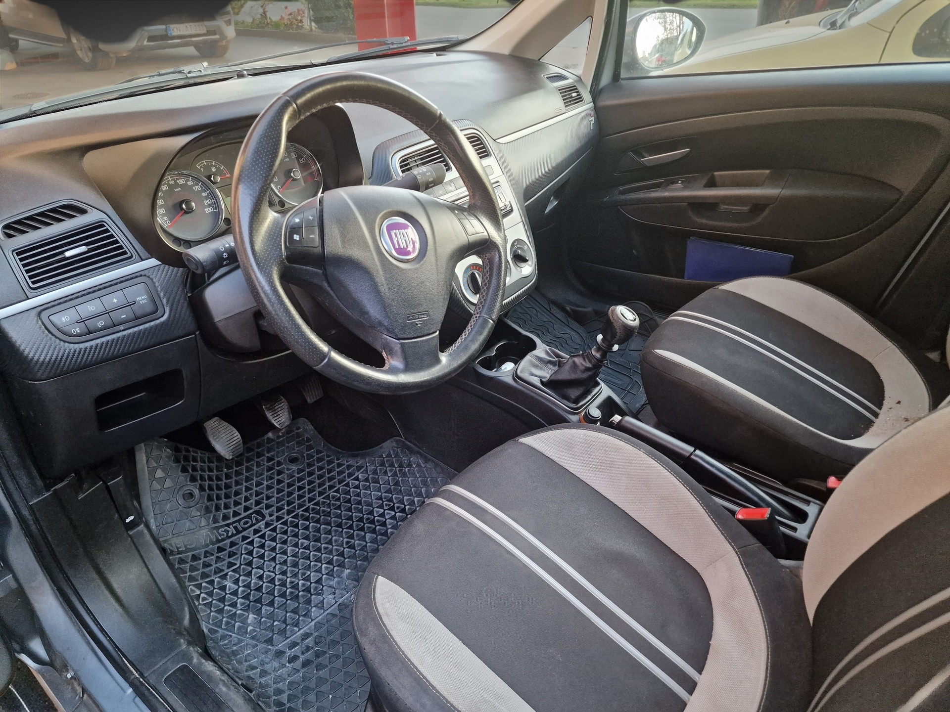 FIAT Punto 1.4 Genius 12Mt Gara 8x Bereift MFK Neu-image-4