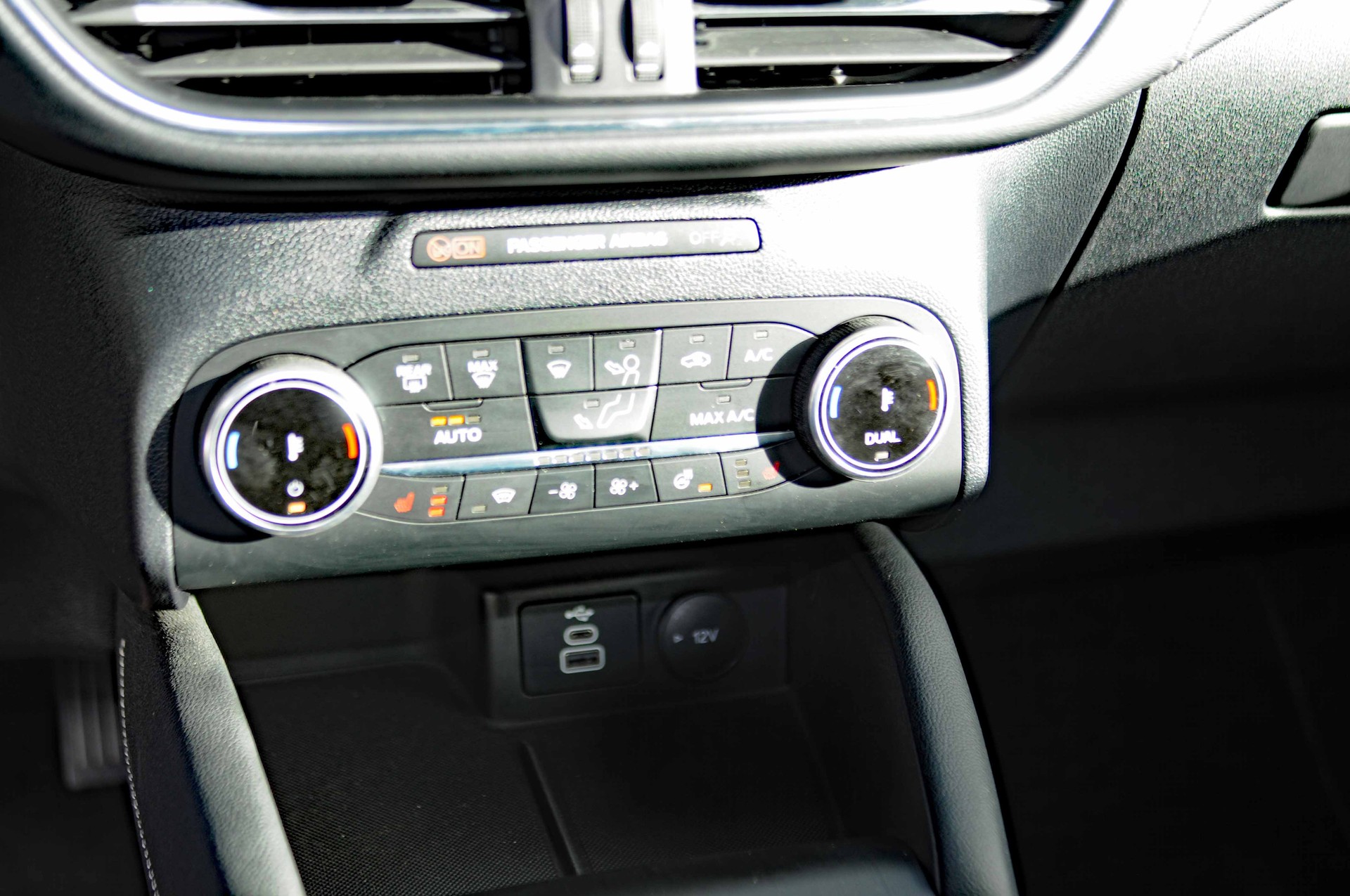 FORD Kuga 2.5 PHEV Vignale 2WD-image-21