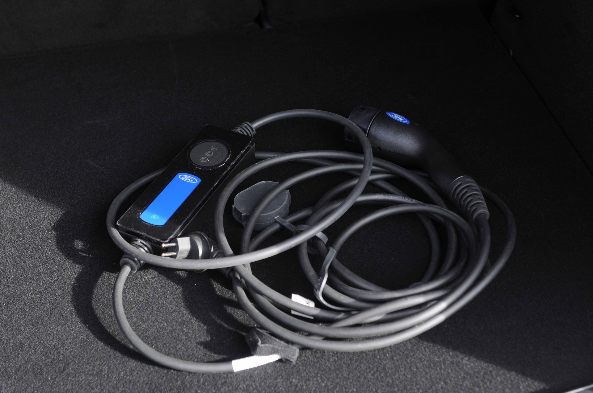 FORD Kuga 2.5 PHEV Vignale 2WD-image-10