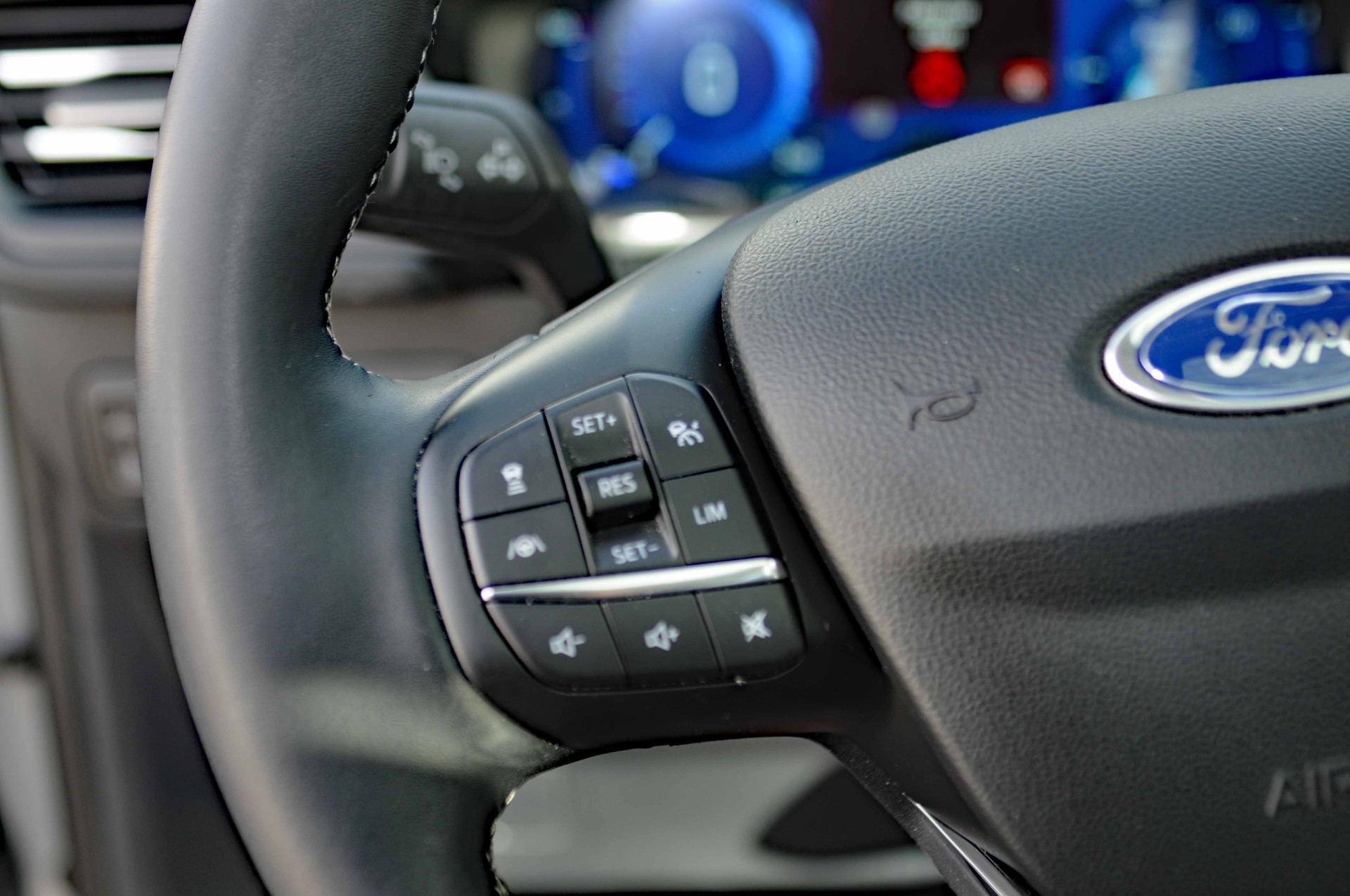 FORD Kuga 2.5 PHEV Vignale 2WD-image-19