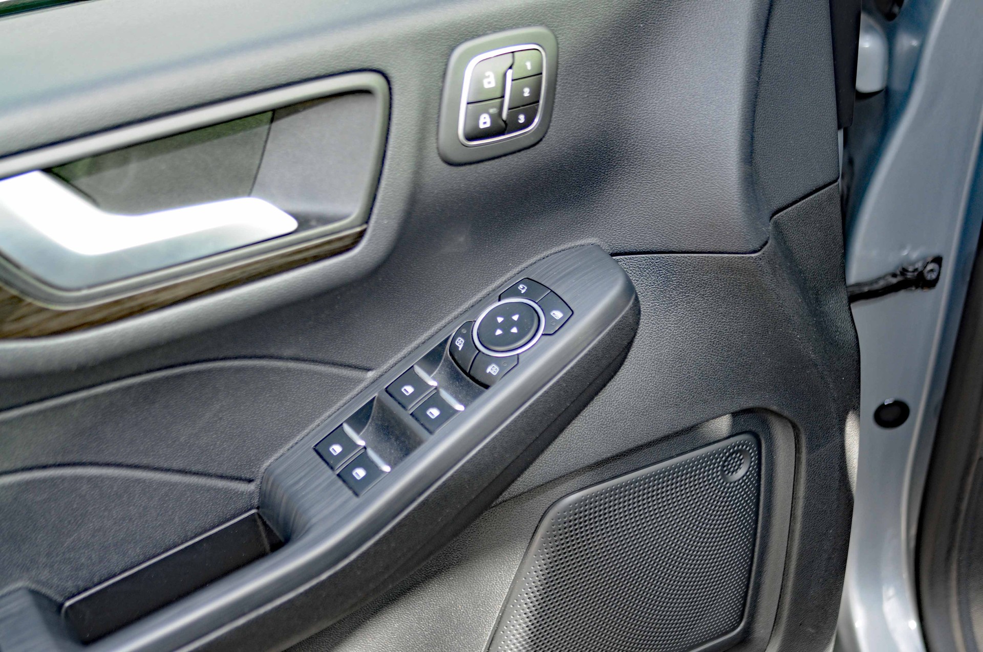 FORD Kuga 2.5 PHEV Vignale 2WD-image-14