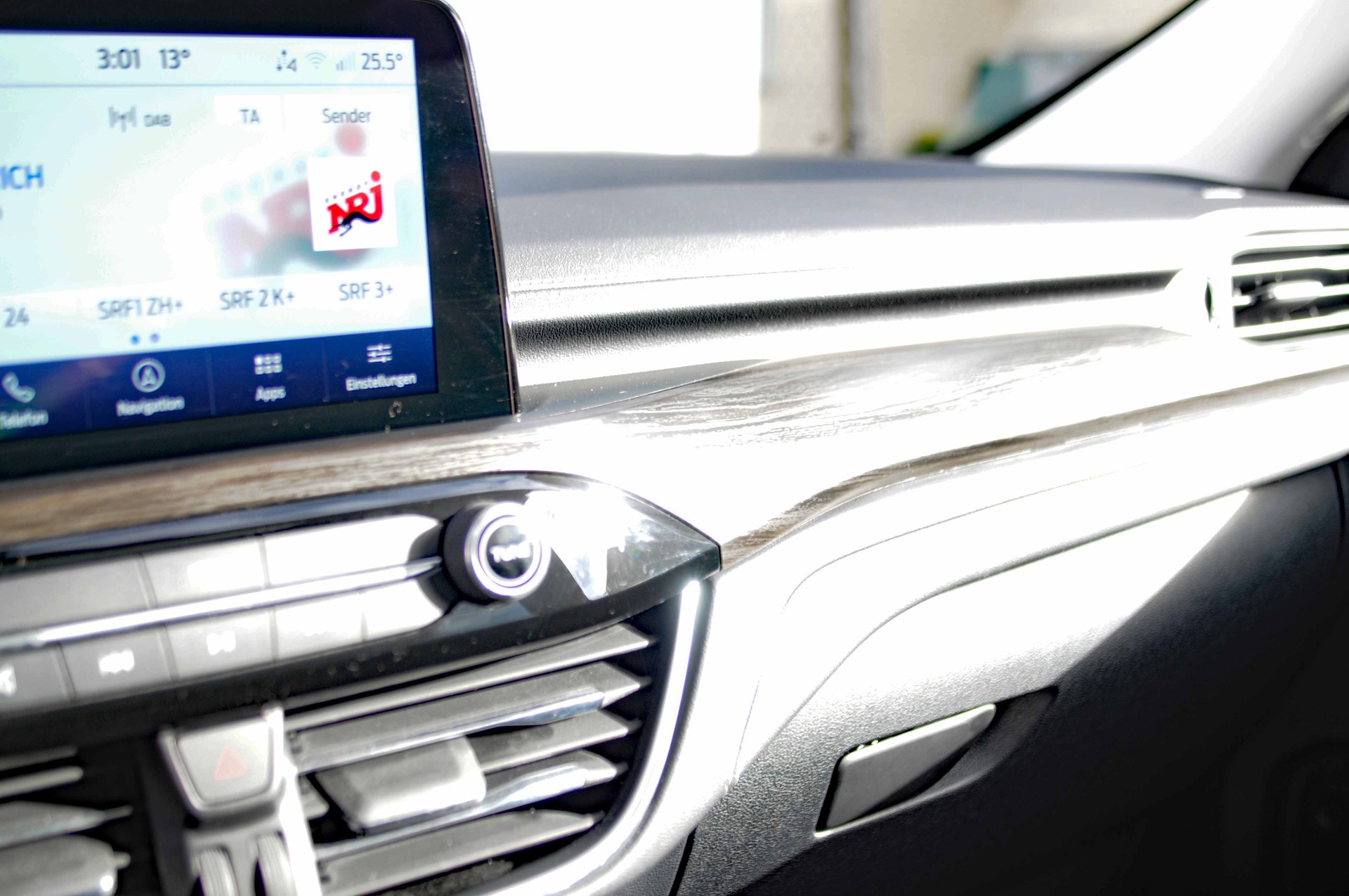 FORD Kuga 2.5 PHEV Vignale 2WD-image-24