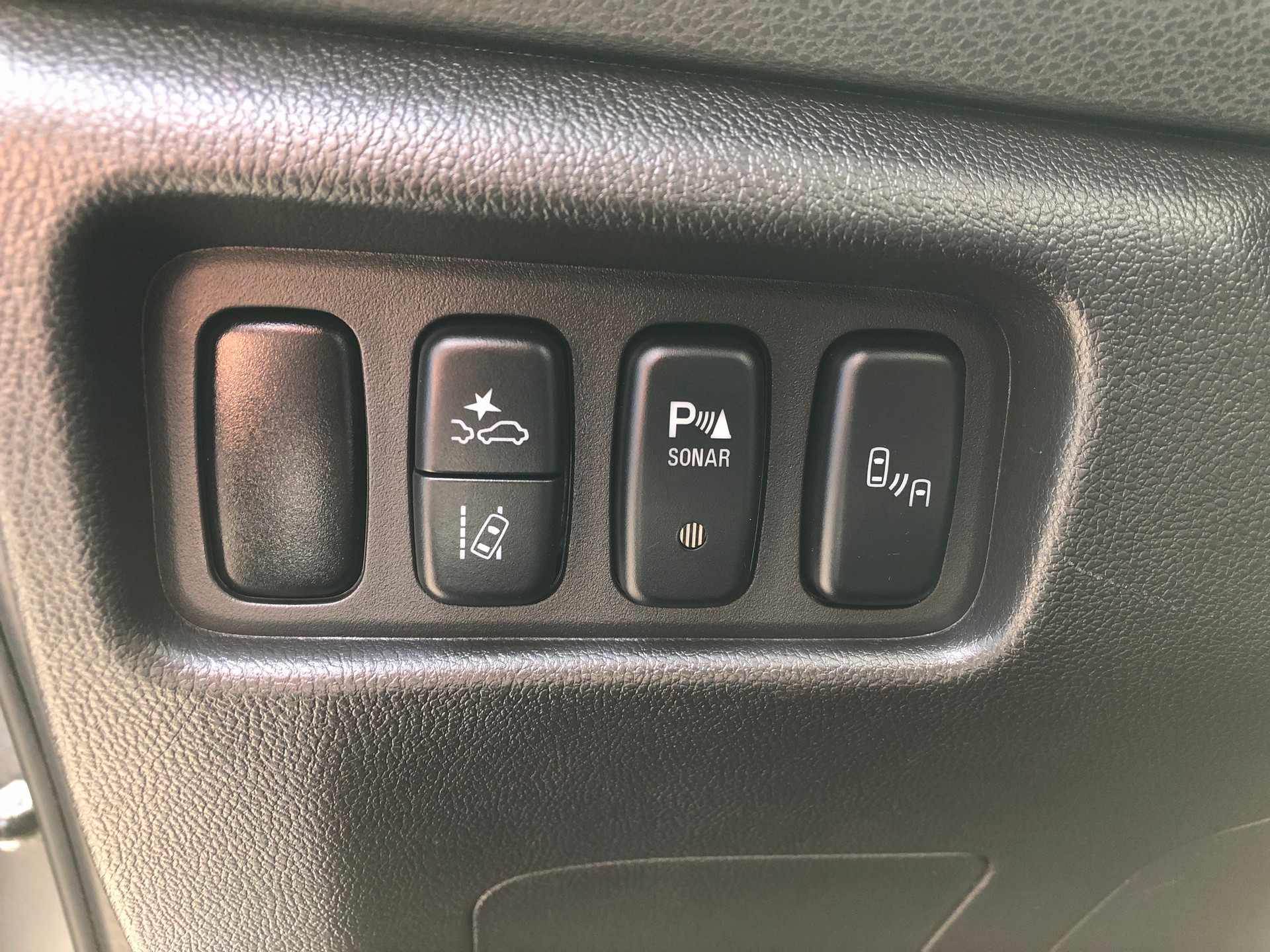 MITSUBISHI ASX 2.0 Diamond 4WD Automat-image-9