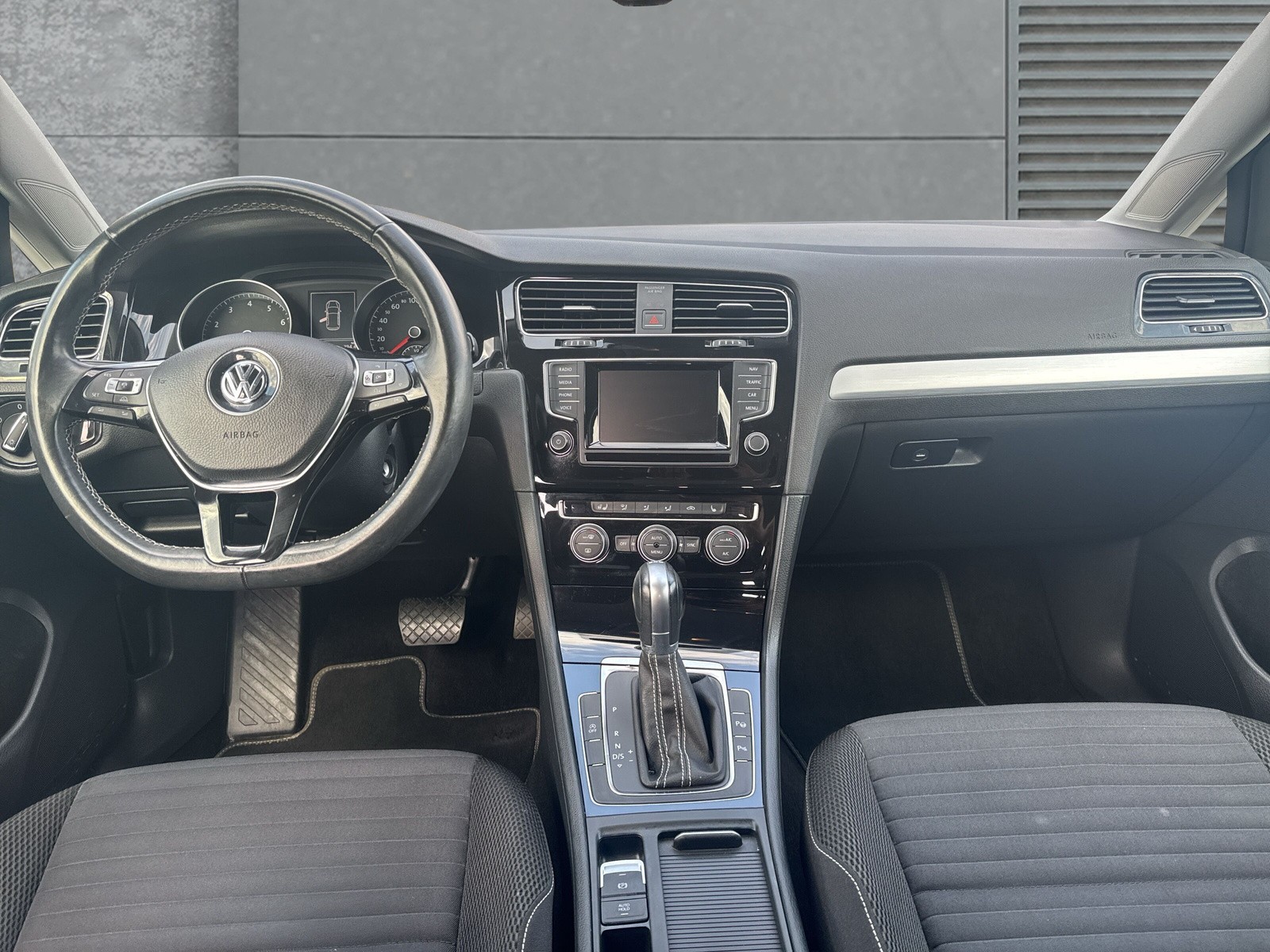 VW Golf 1.4 TSI Cup DSG-image-11