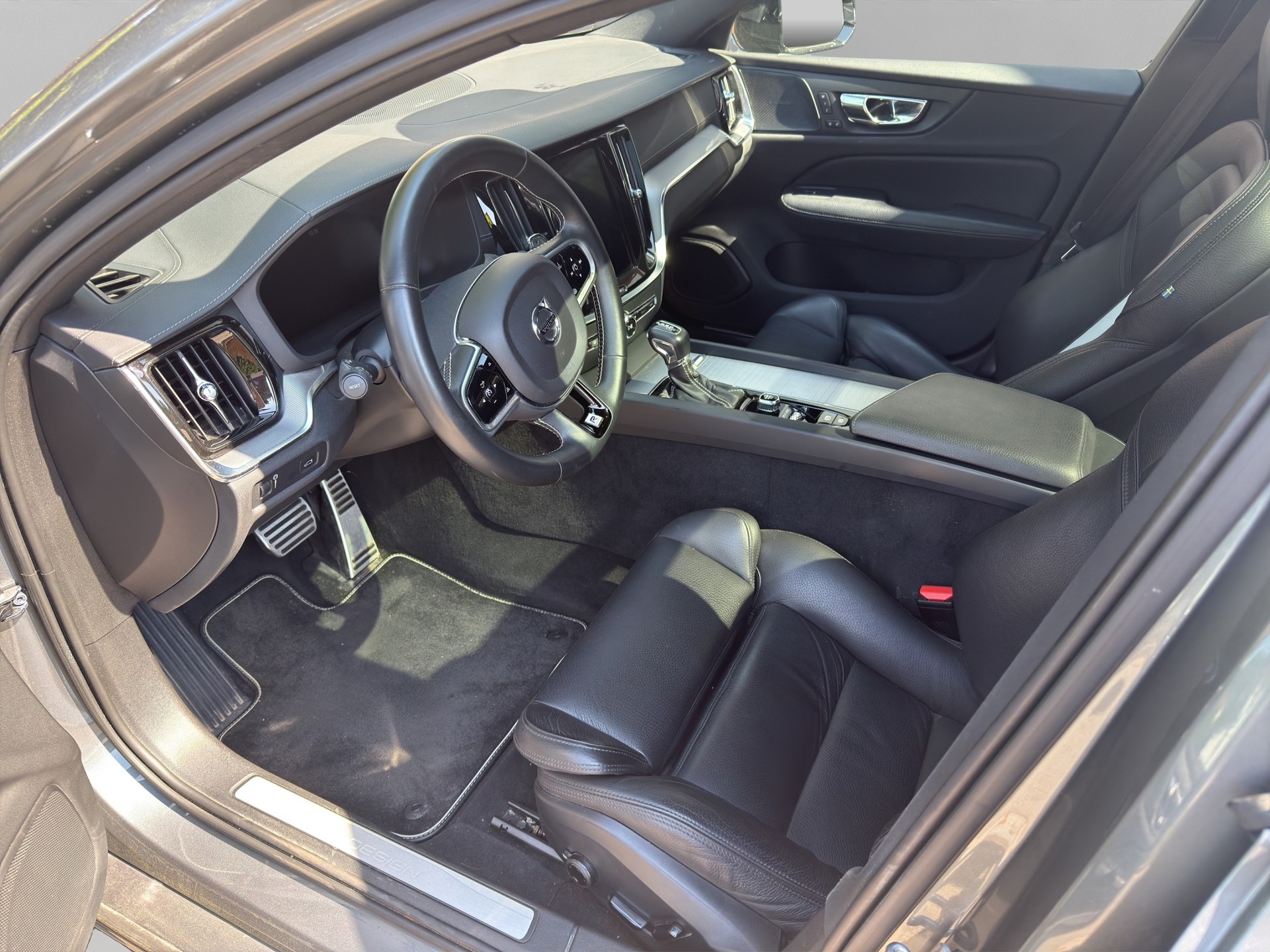 VOLVO V60 T5 R-Design Geartronic * Garantie * frisch MFK * 8 fach * Gratisservice * Standheizung *-image-6