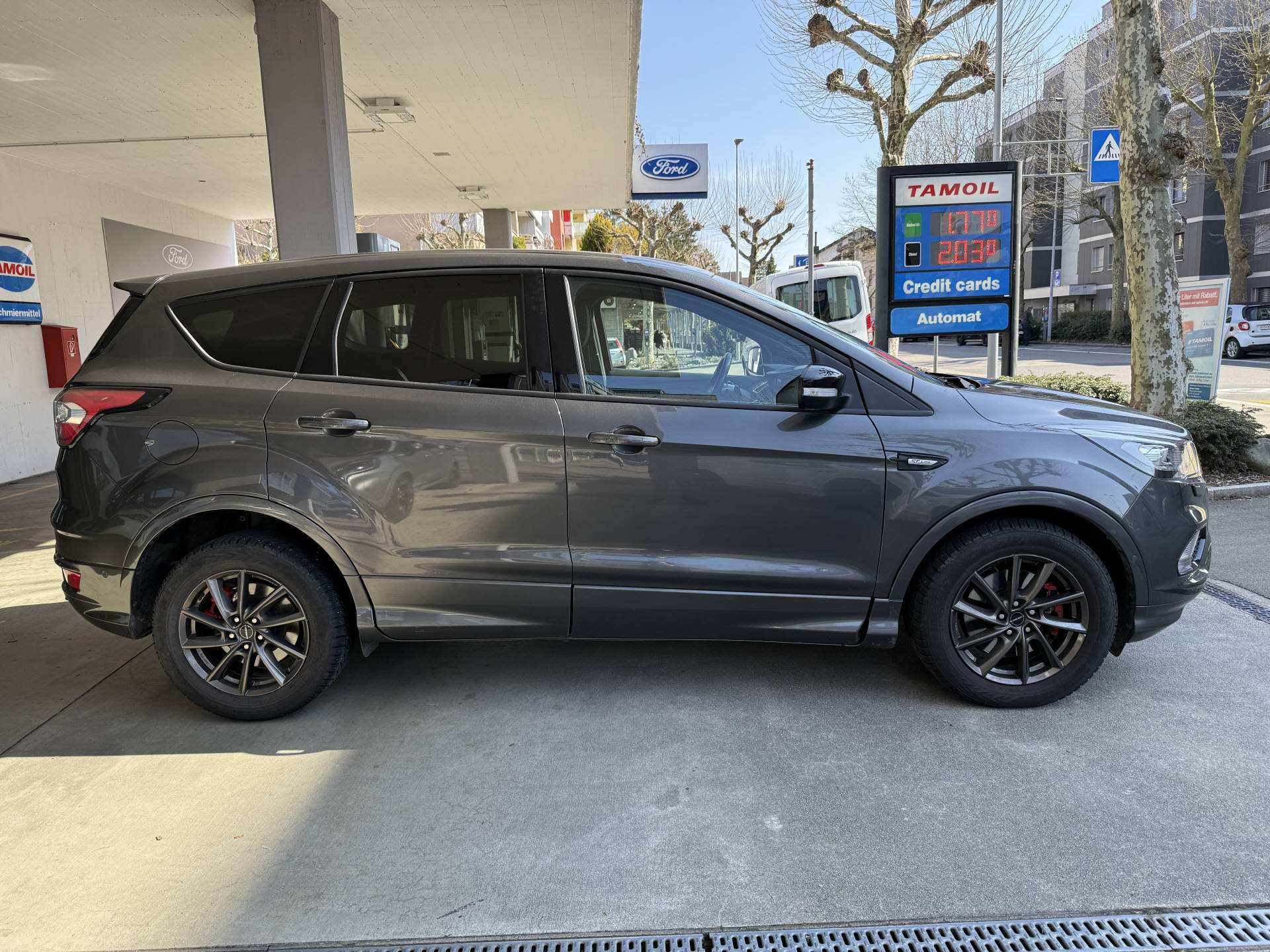 FORD Kuga 2.0 TDCi 150 ST-Line FPS-image-4