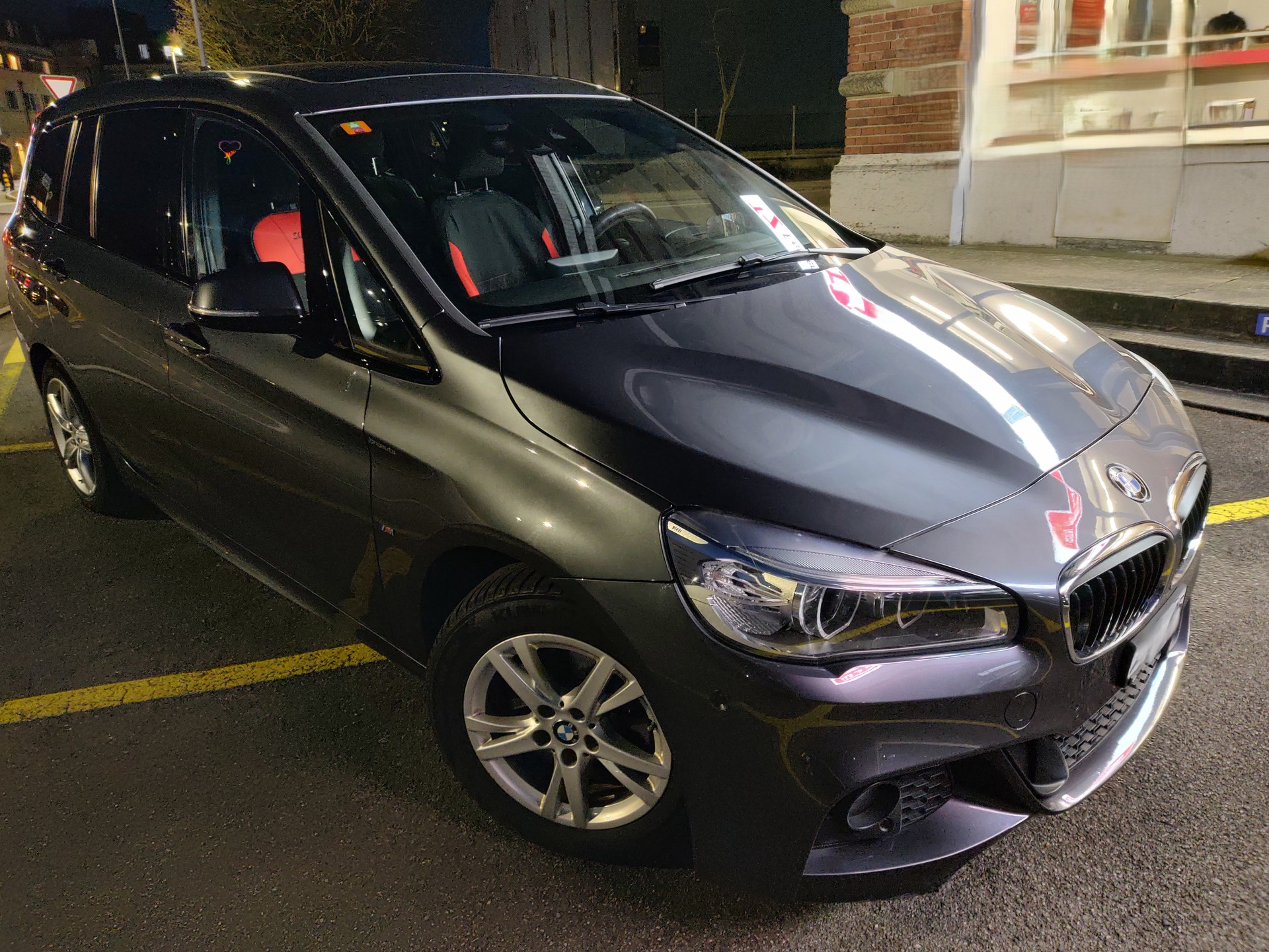 BMW 218d xDrive Gran Tourer M Sport-image-1