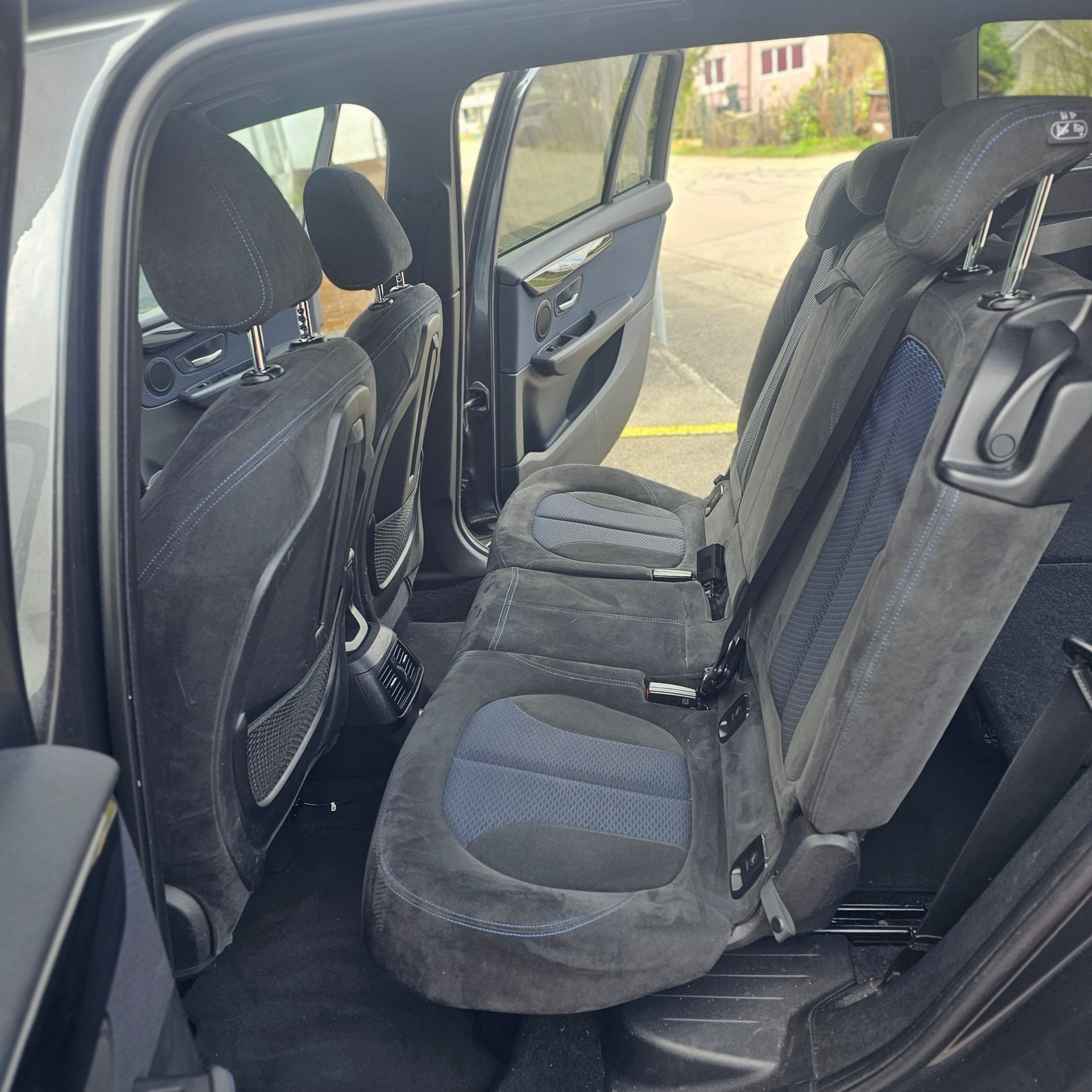 BMW 218d xDrive Gran Tourer M Sport-image-14