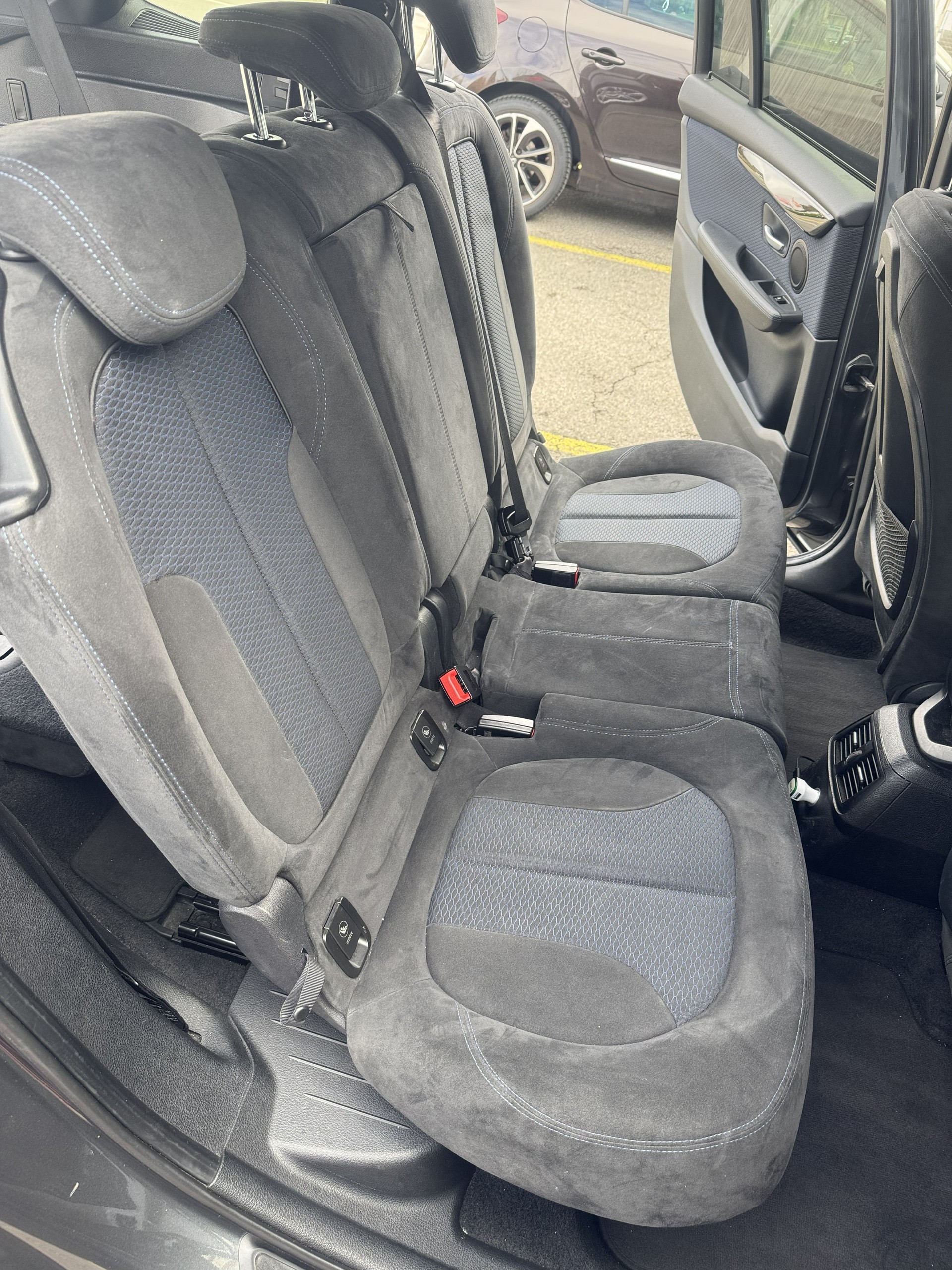 BMW 218d xDrive Gran Tourer M Sport-image-13