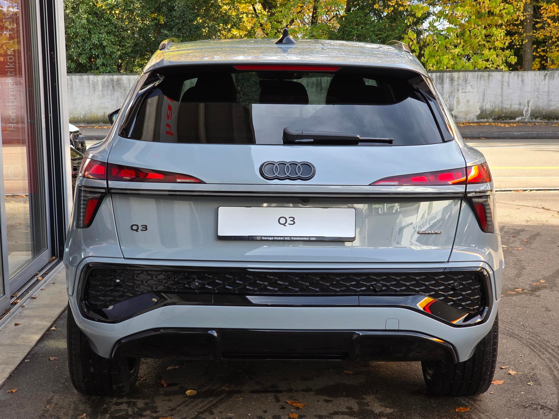 AUDI Q3 SUV TFSI quattro 195 kW S tronic-image-4
