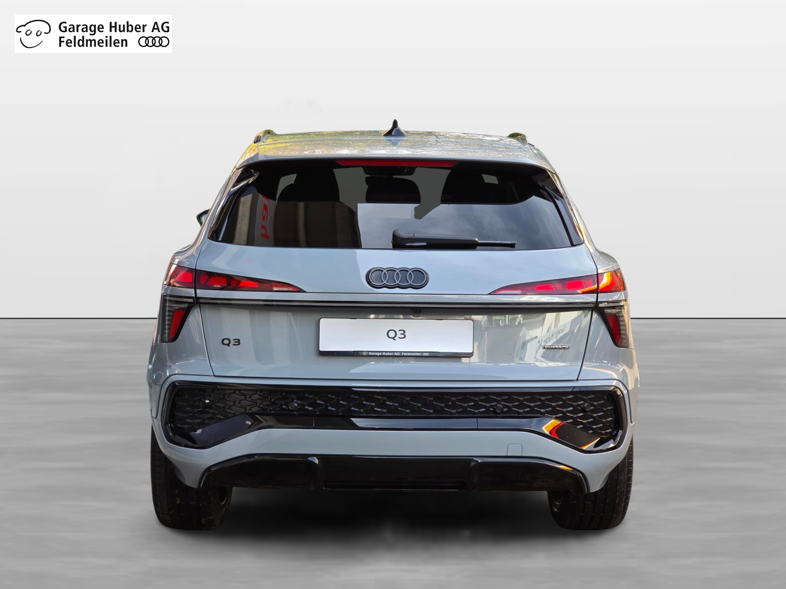 AUDI Q3 SUV TFSI quattro 195 kW S tronic-image-4