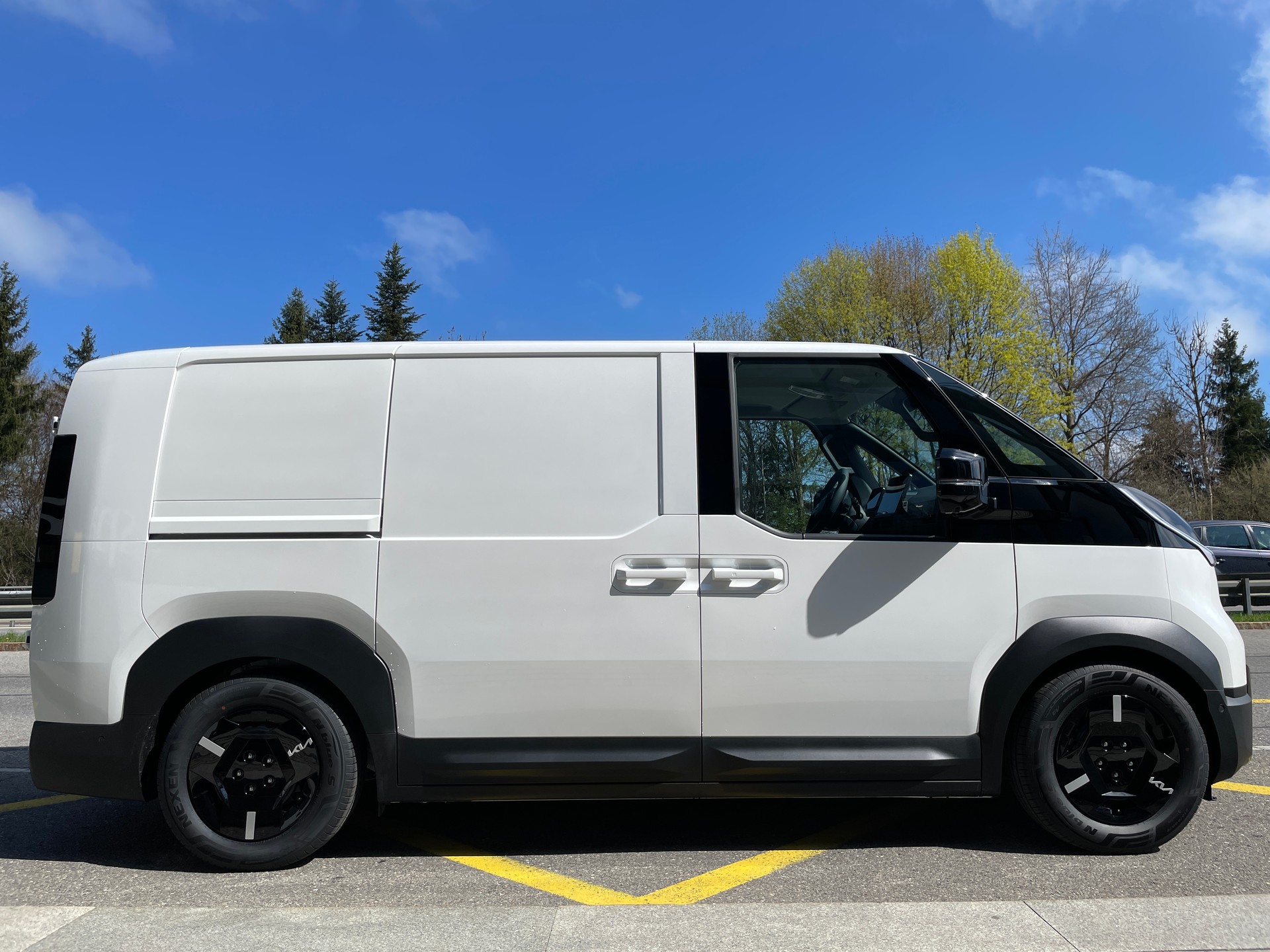 KIA PV5 Cargo 71.2 kWh Elite, 2-Schiebetüren, Wärmepumpe-showroom-element-3