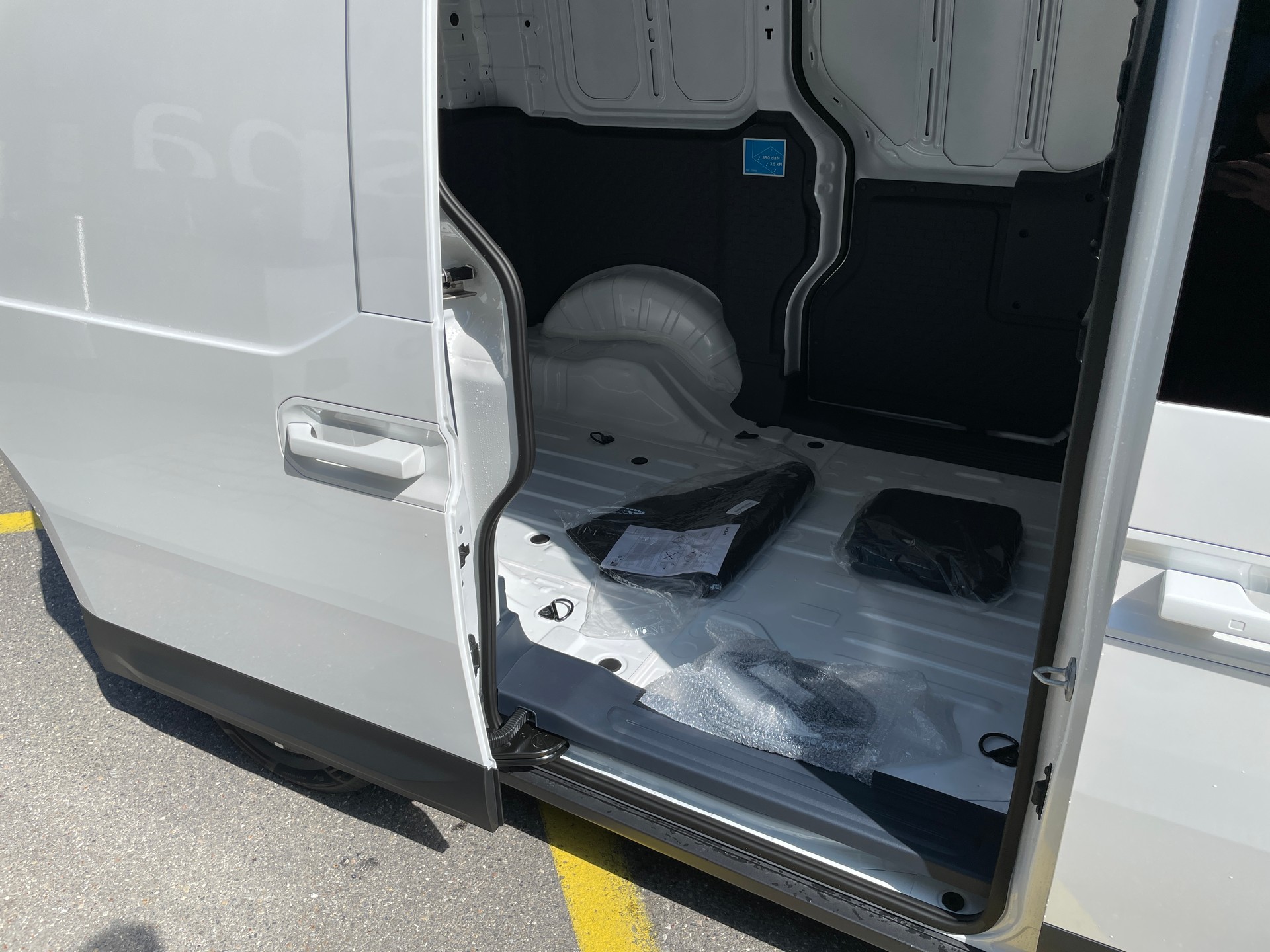 KIA PV5 Cargo 71.2 kWh Elite, 2-Schiebetüren, Wärmepumpe-image-4