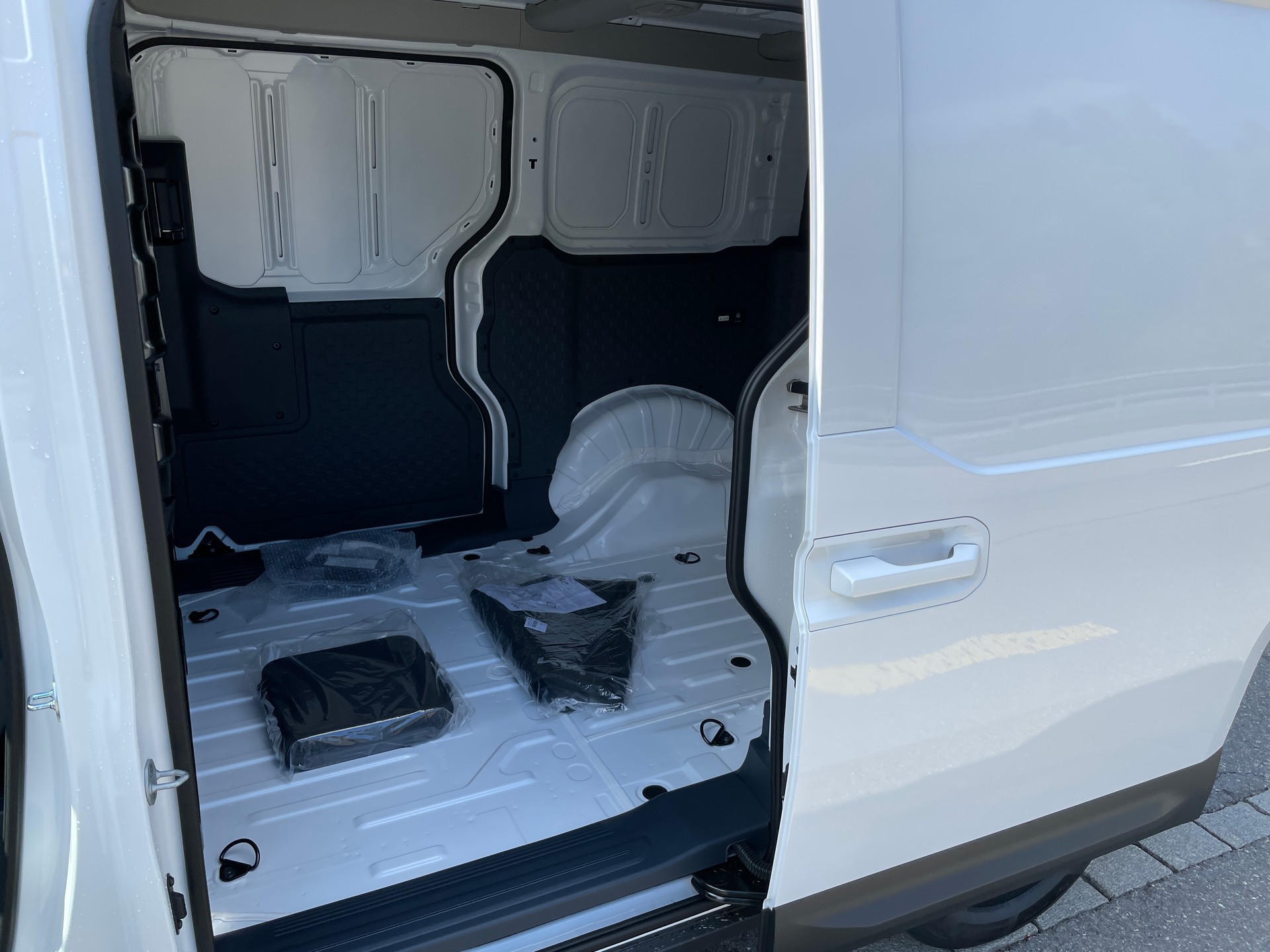 KIA PV5 Cargo 71.2 kWh Elite, 2-Schiebetüren, Wärmepumpe-image-19