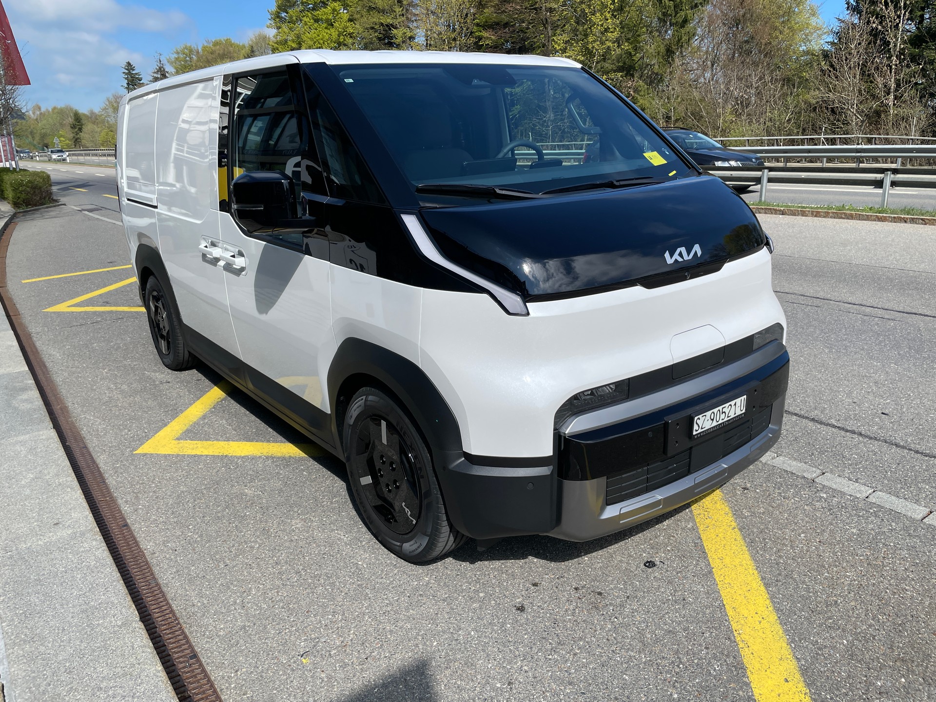 KIA PV5 Cargo 71.2 kWh Elite, 2-Schiebetüren, Wärmepumpe-showroom-element-2