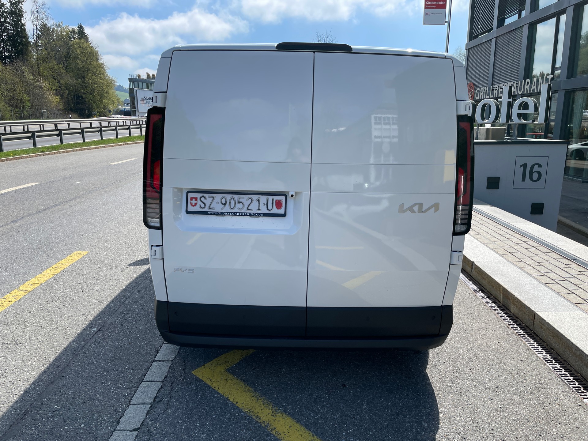 KIA PV5 Cargo 71.2 kWh Elite, 2-Schiebetüren, Wärmepumpe-image-7