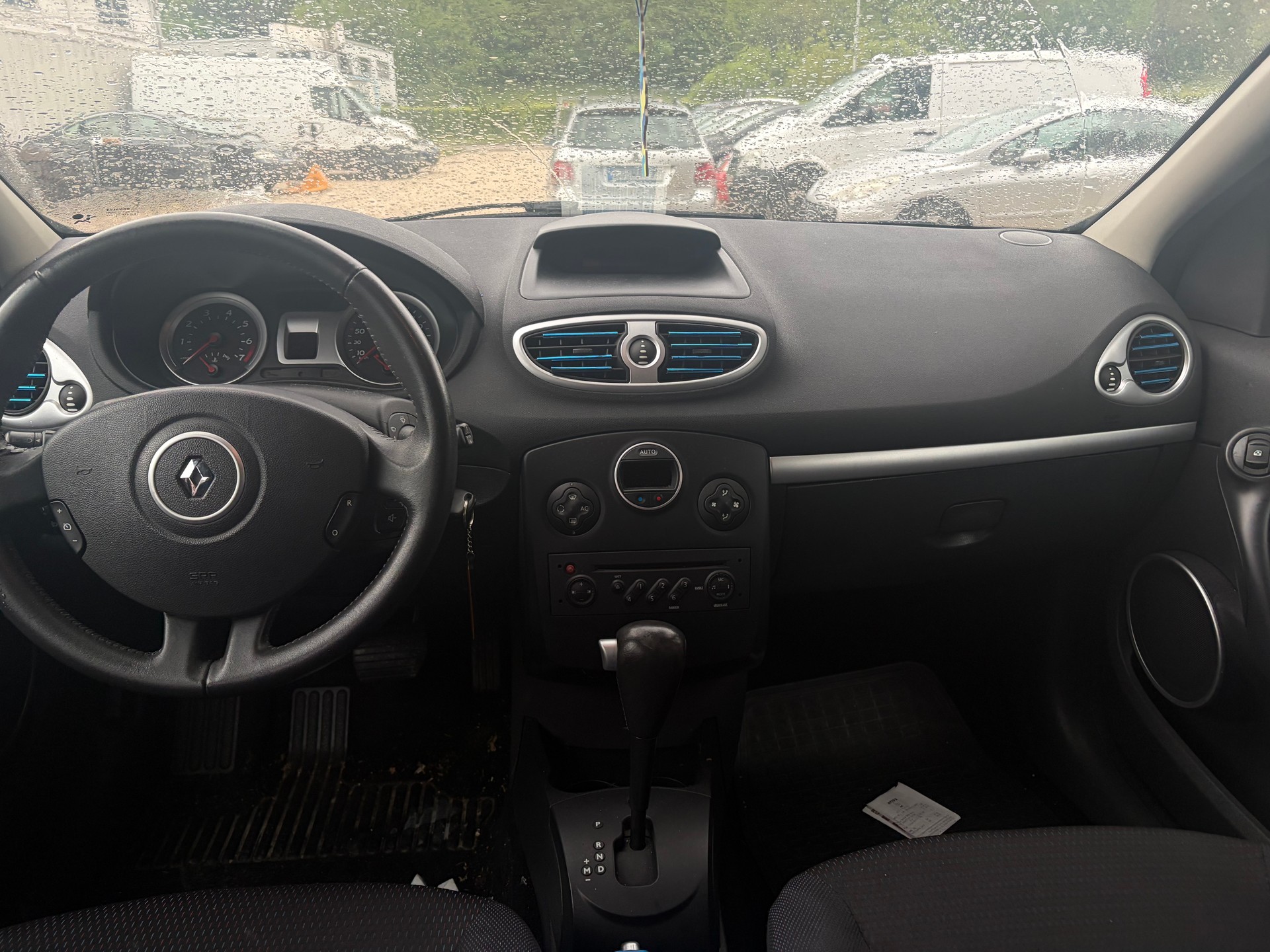 RENAULT Clio 1.6 16V Dynamique-image-6