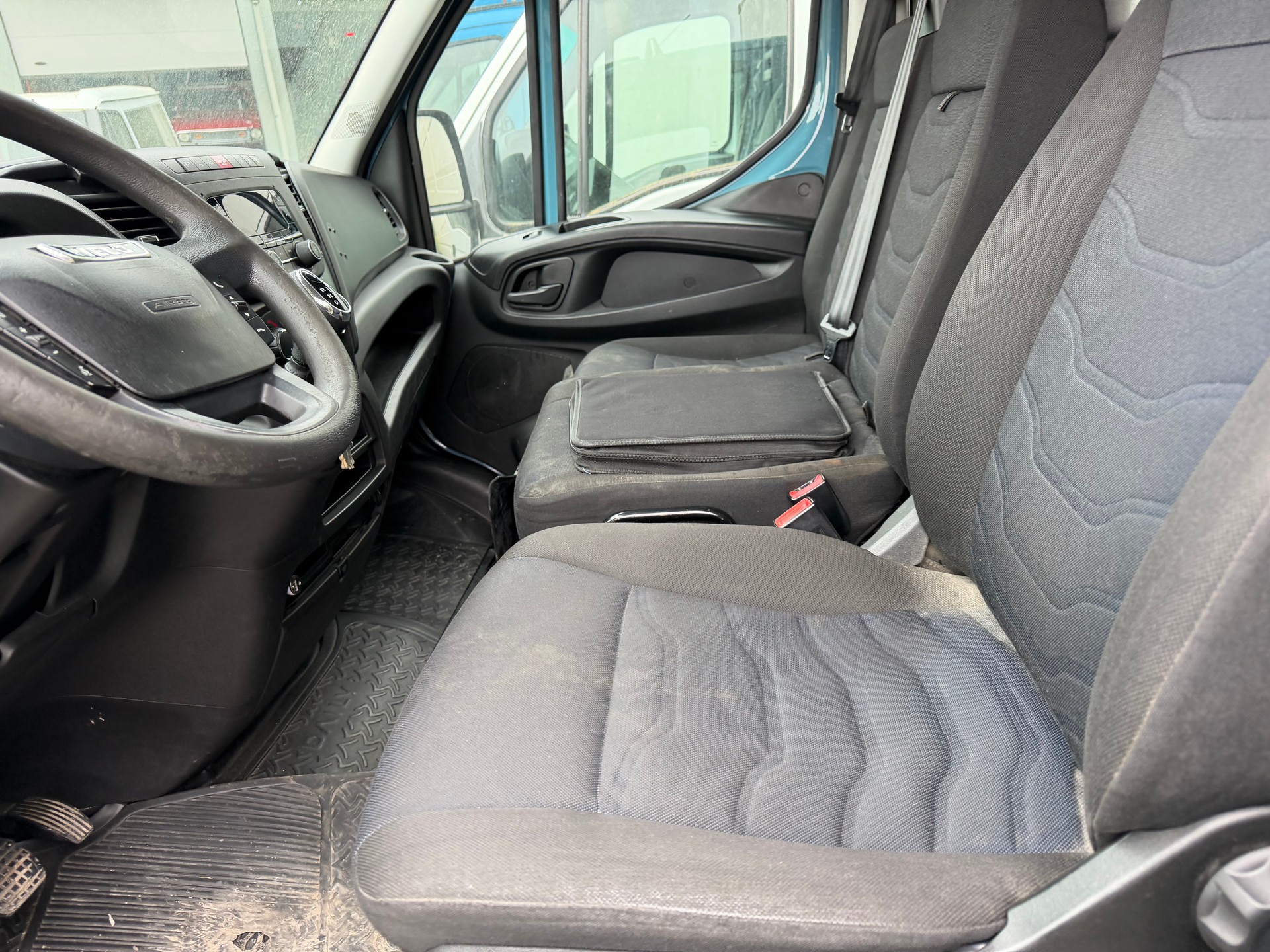 IVECO 35 S 18-image-3