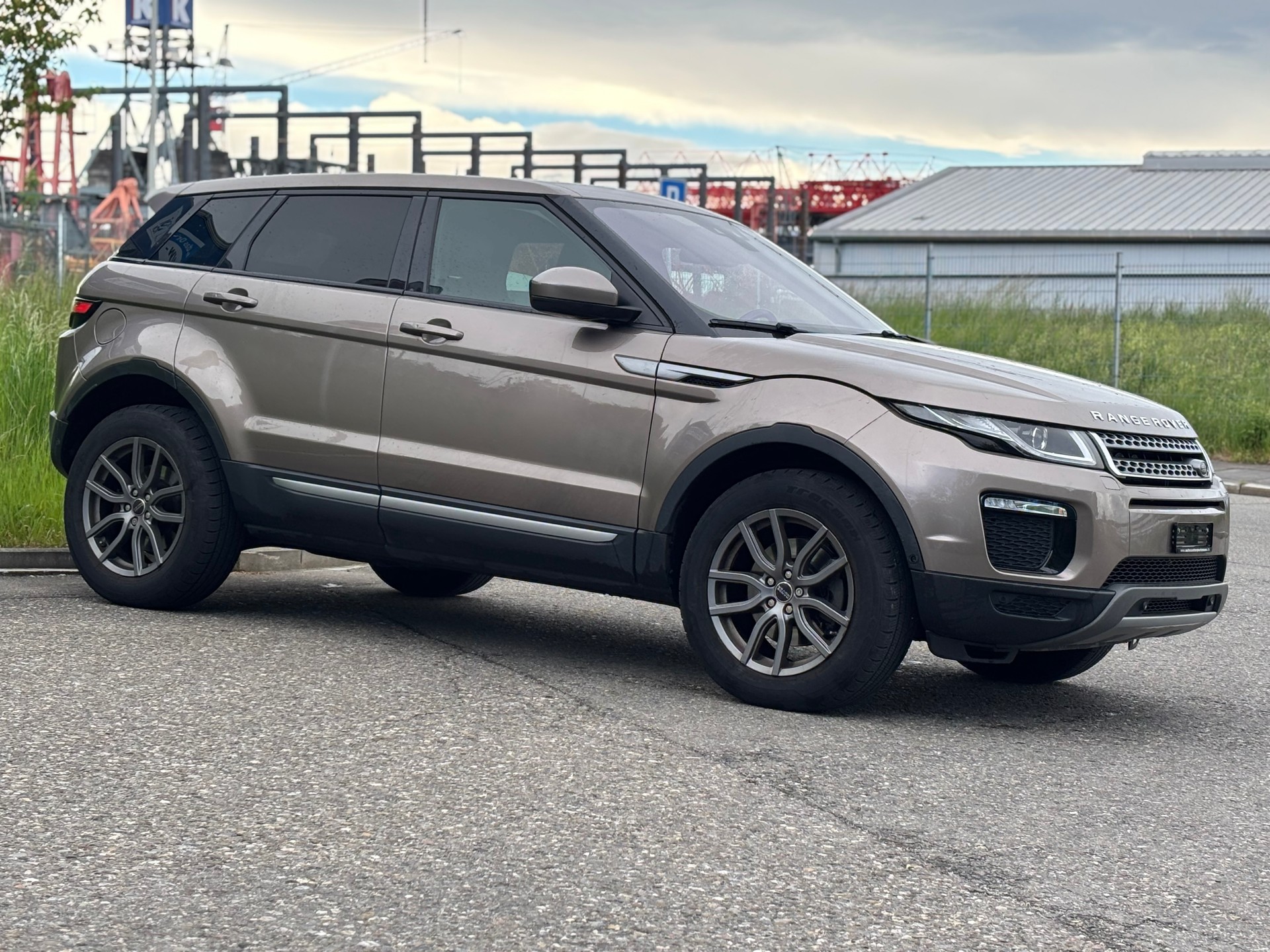 LAND ROVER Range Rover Evoque 2.0 Si4 SE Advantage AT9-showroom-element-2