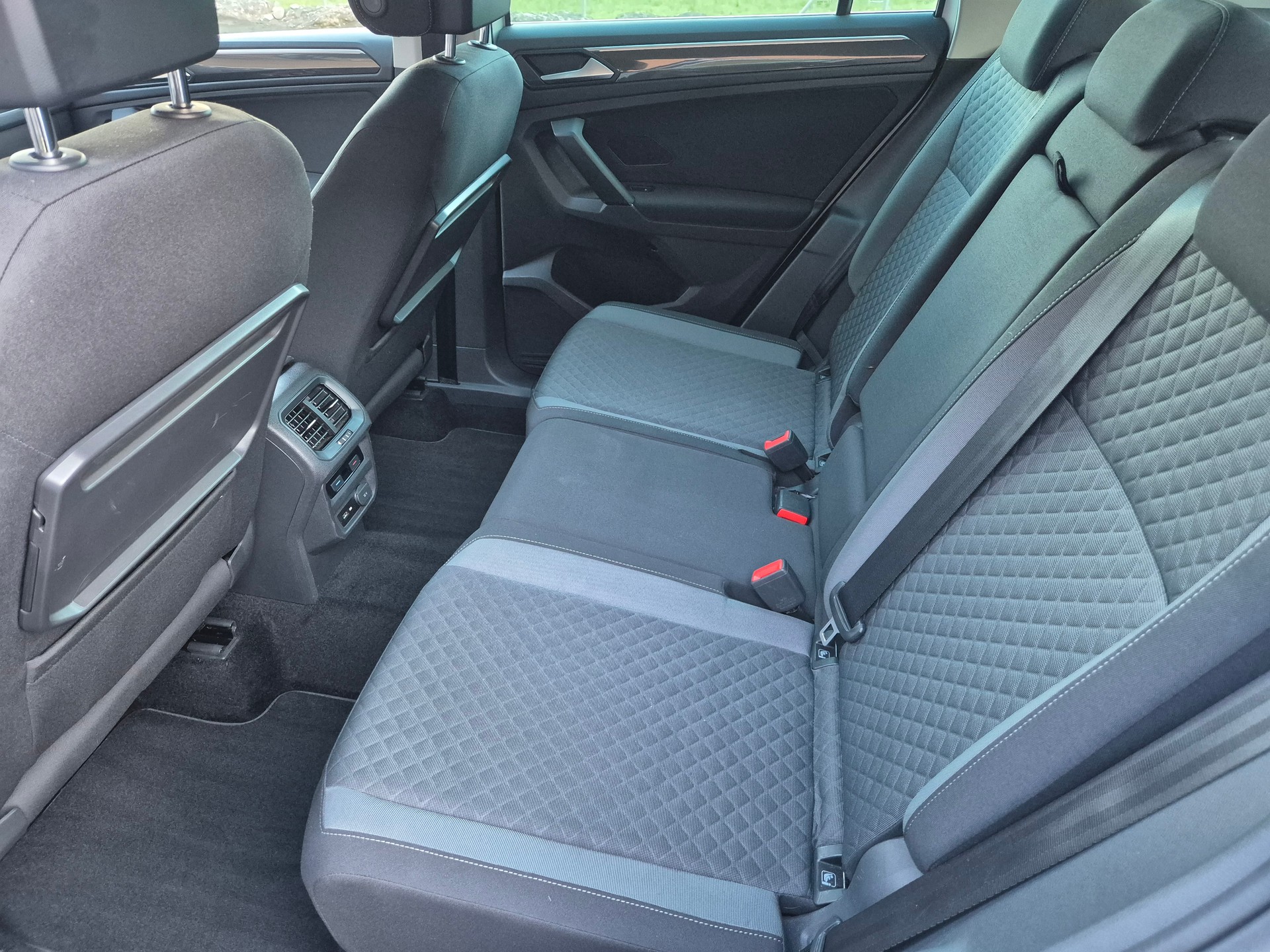 VW Tiguan 2.0 TDI SCR Comfortline 4Motion DSG-image-7